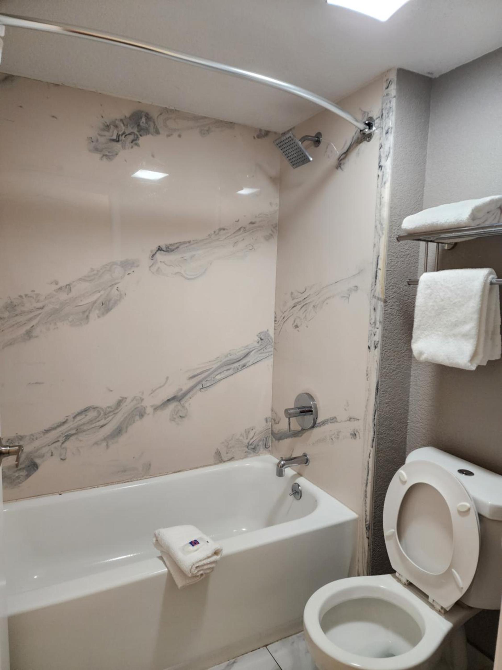 Studio 6 Sacramento, CA Natomas photo 12
