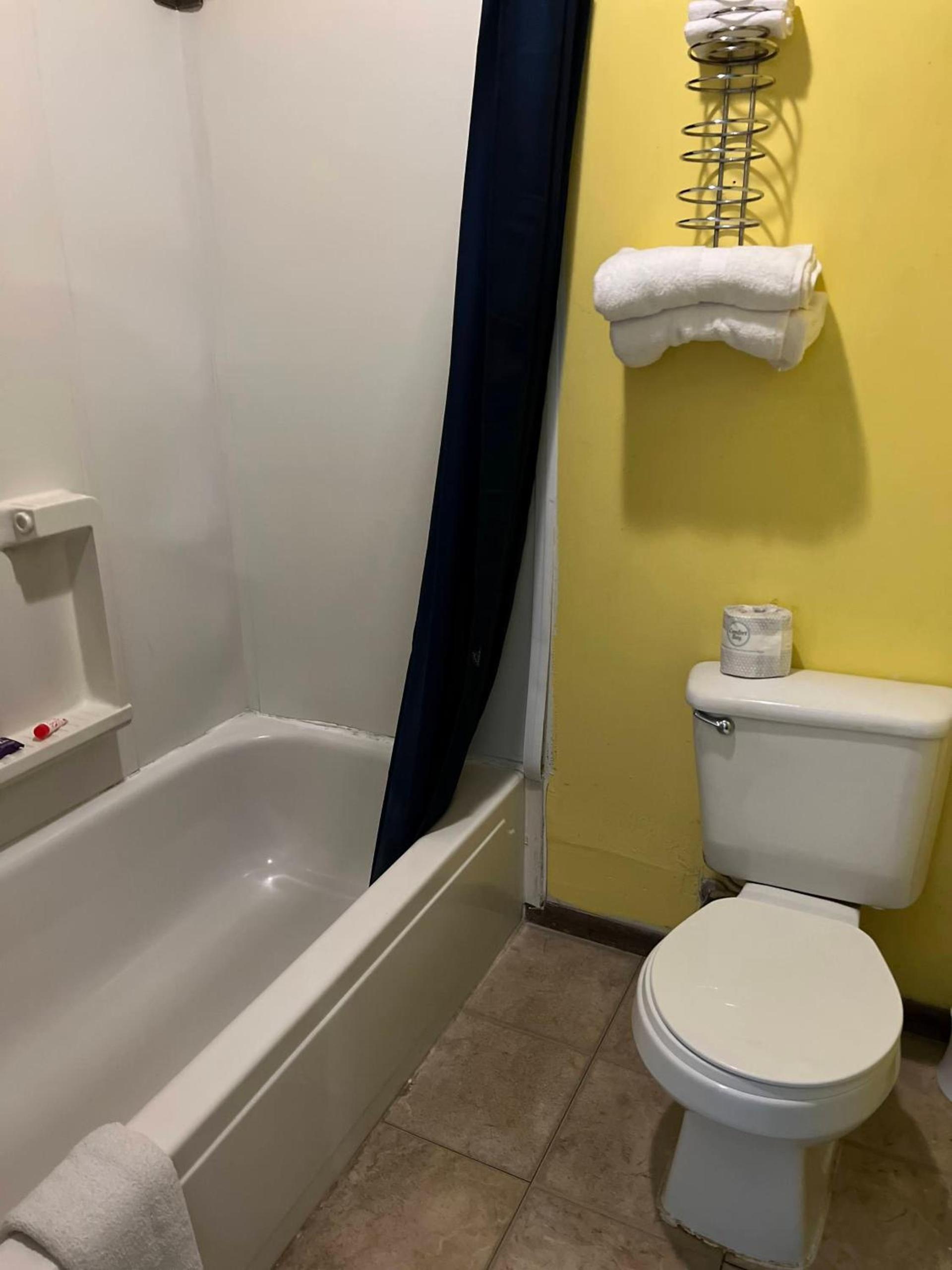 country club inn photo 11