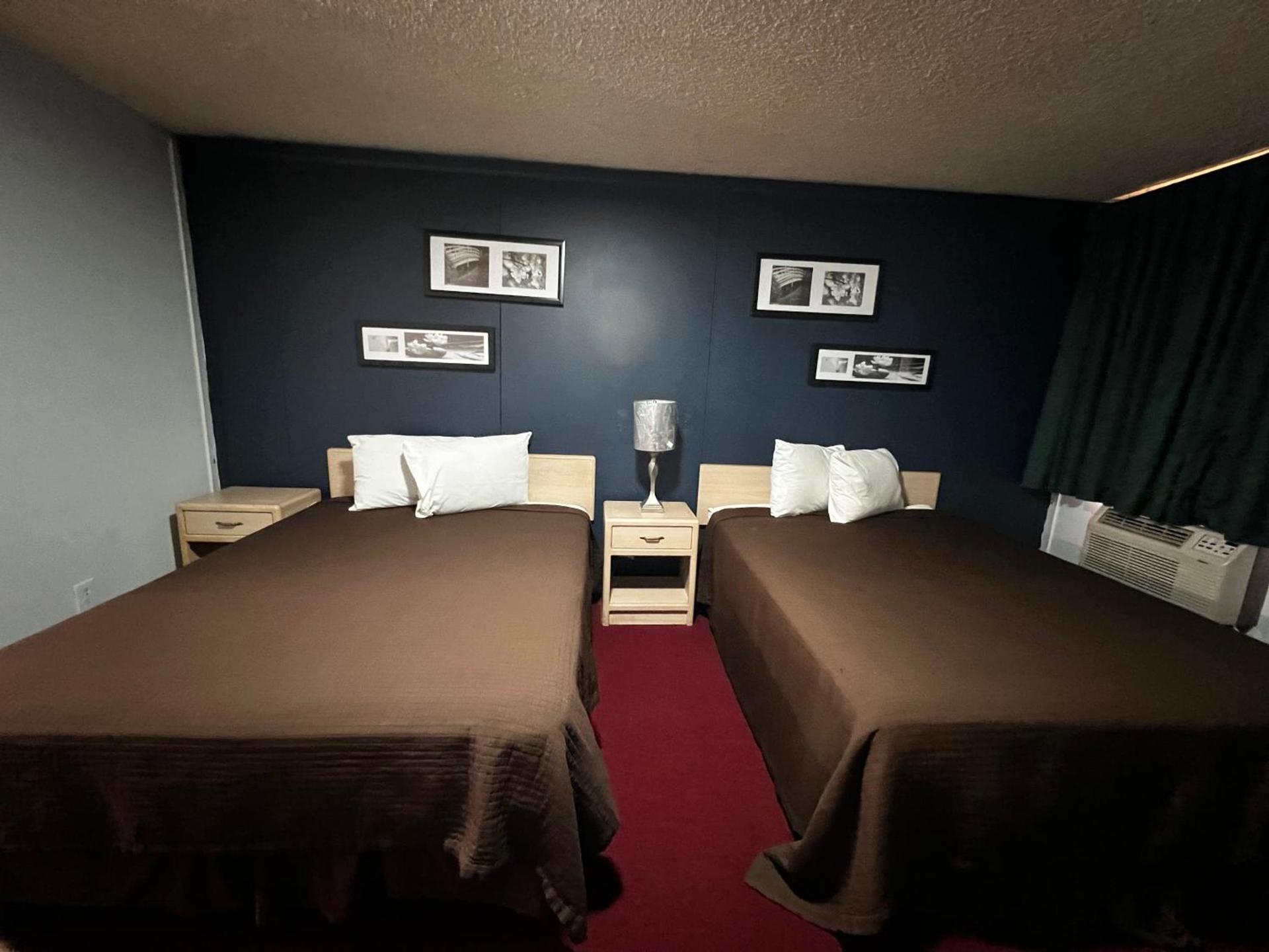 country club inn photo 2