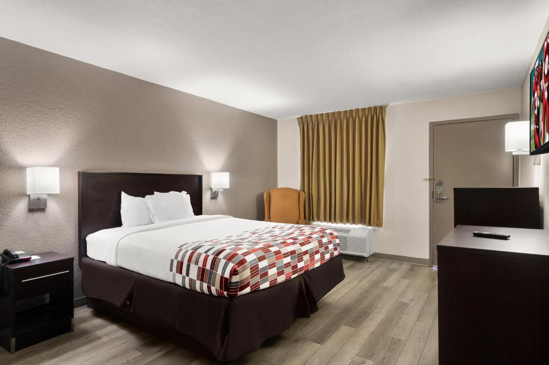 Red Roof Inn Kingsland photo 13