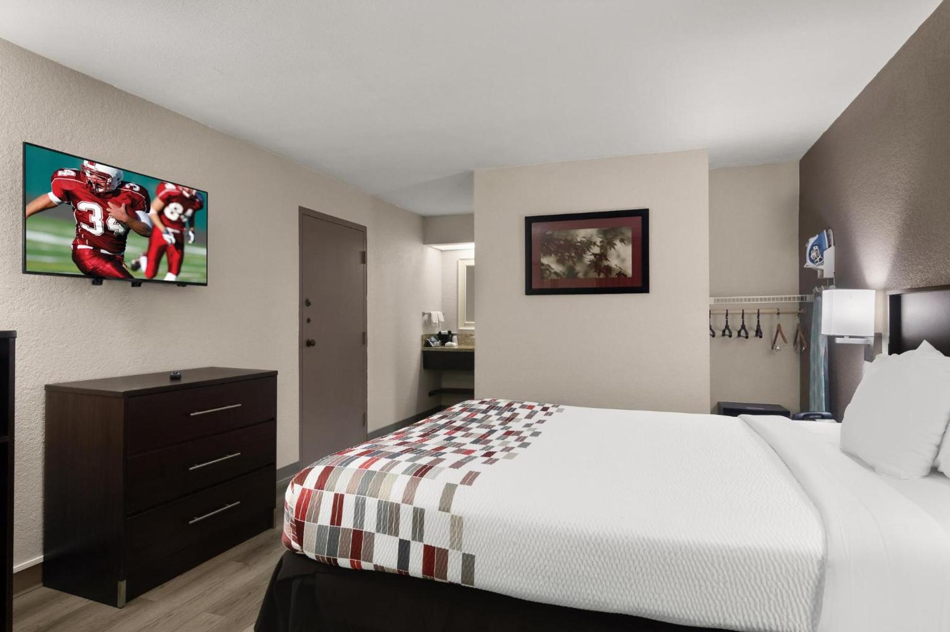 Red Roof Inn Kingsland photo 11