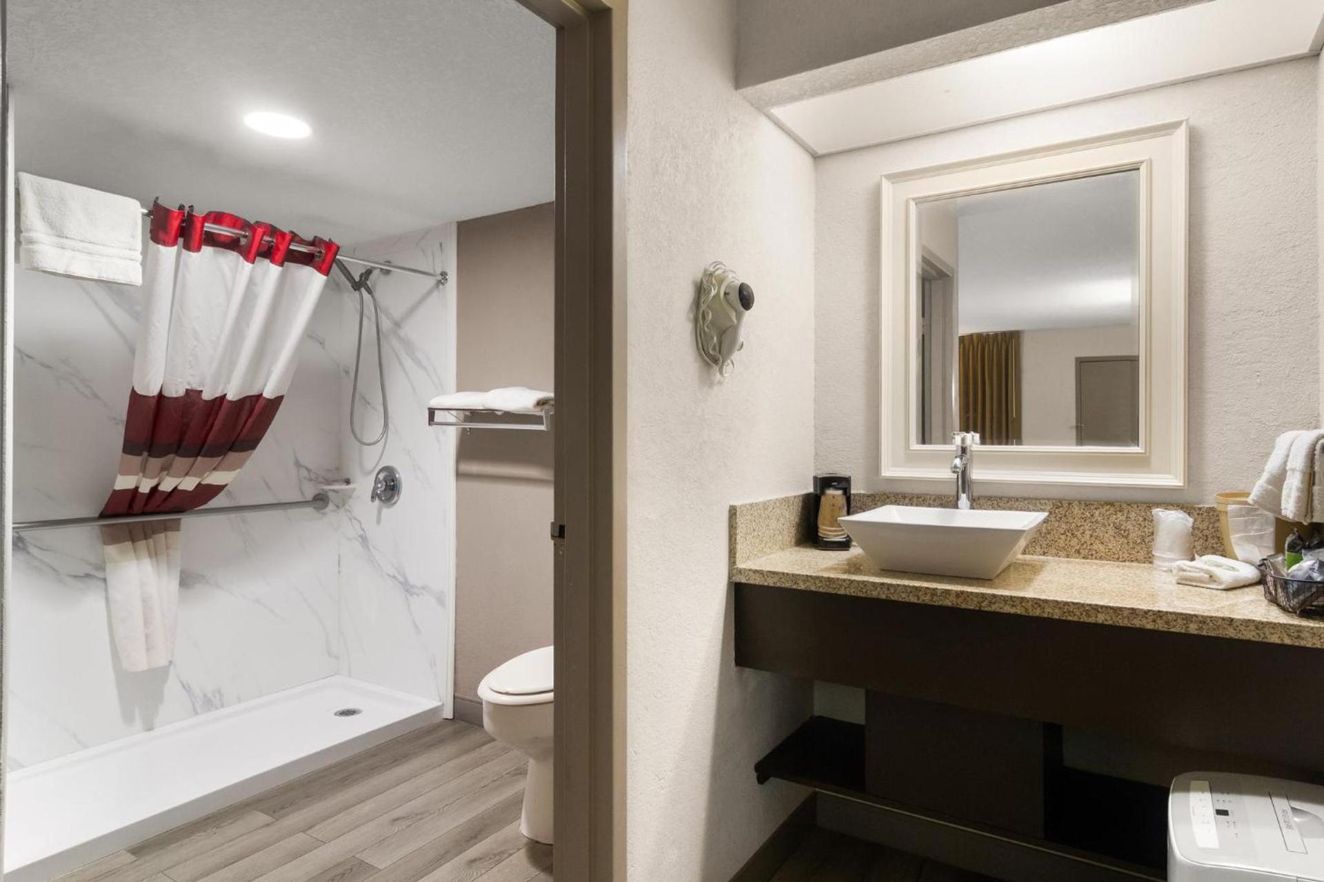 Red Roof Inn Kingsland photo 21