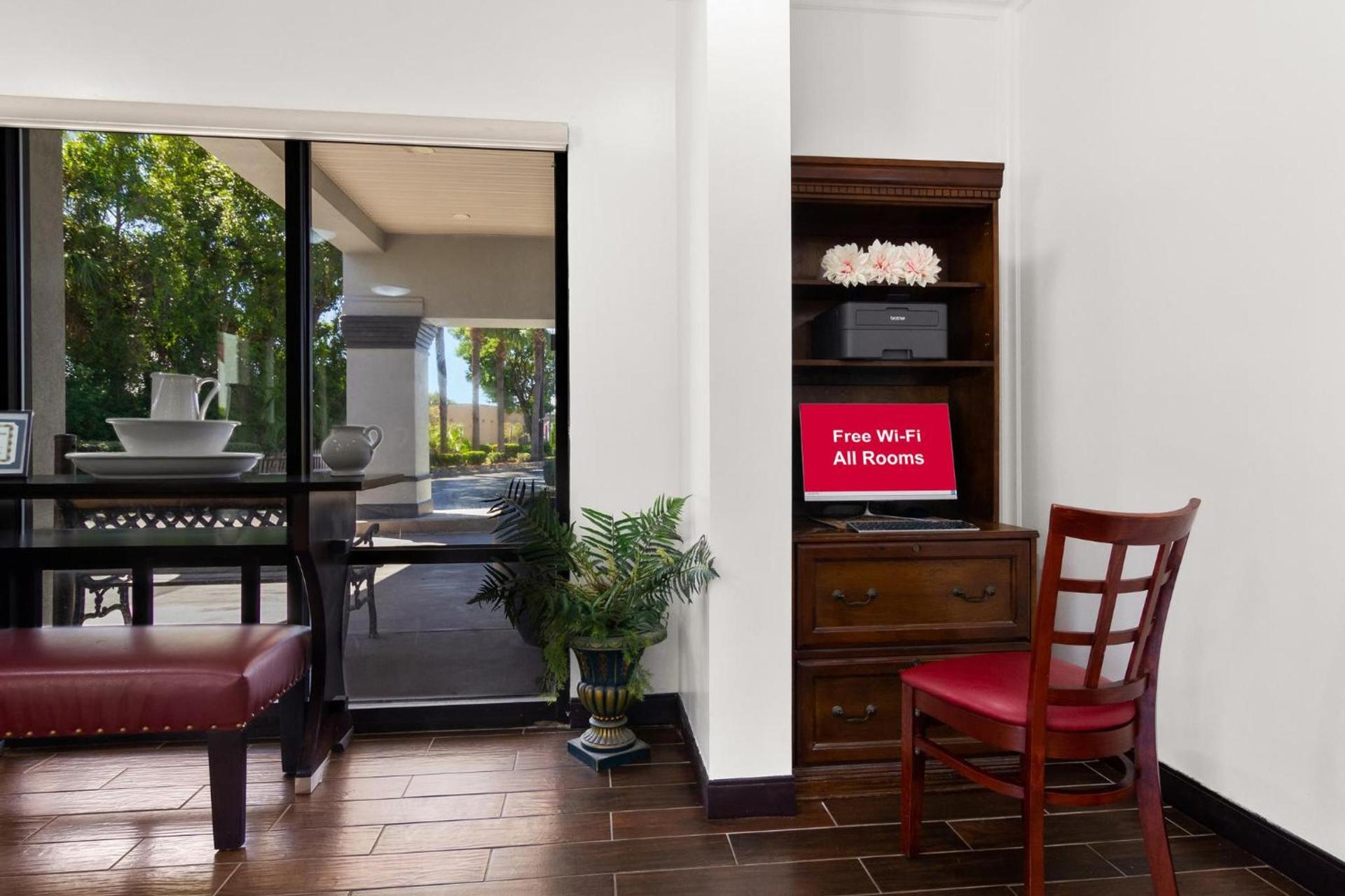 Red Roof Inn Kingsland photo 31