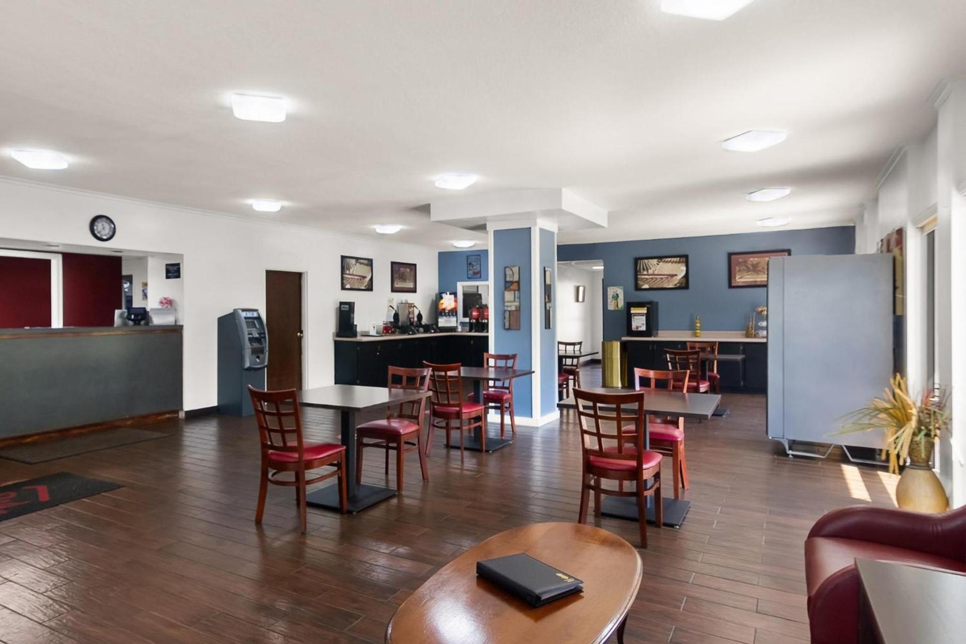 Red Roof Inn Kingsland photo 28