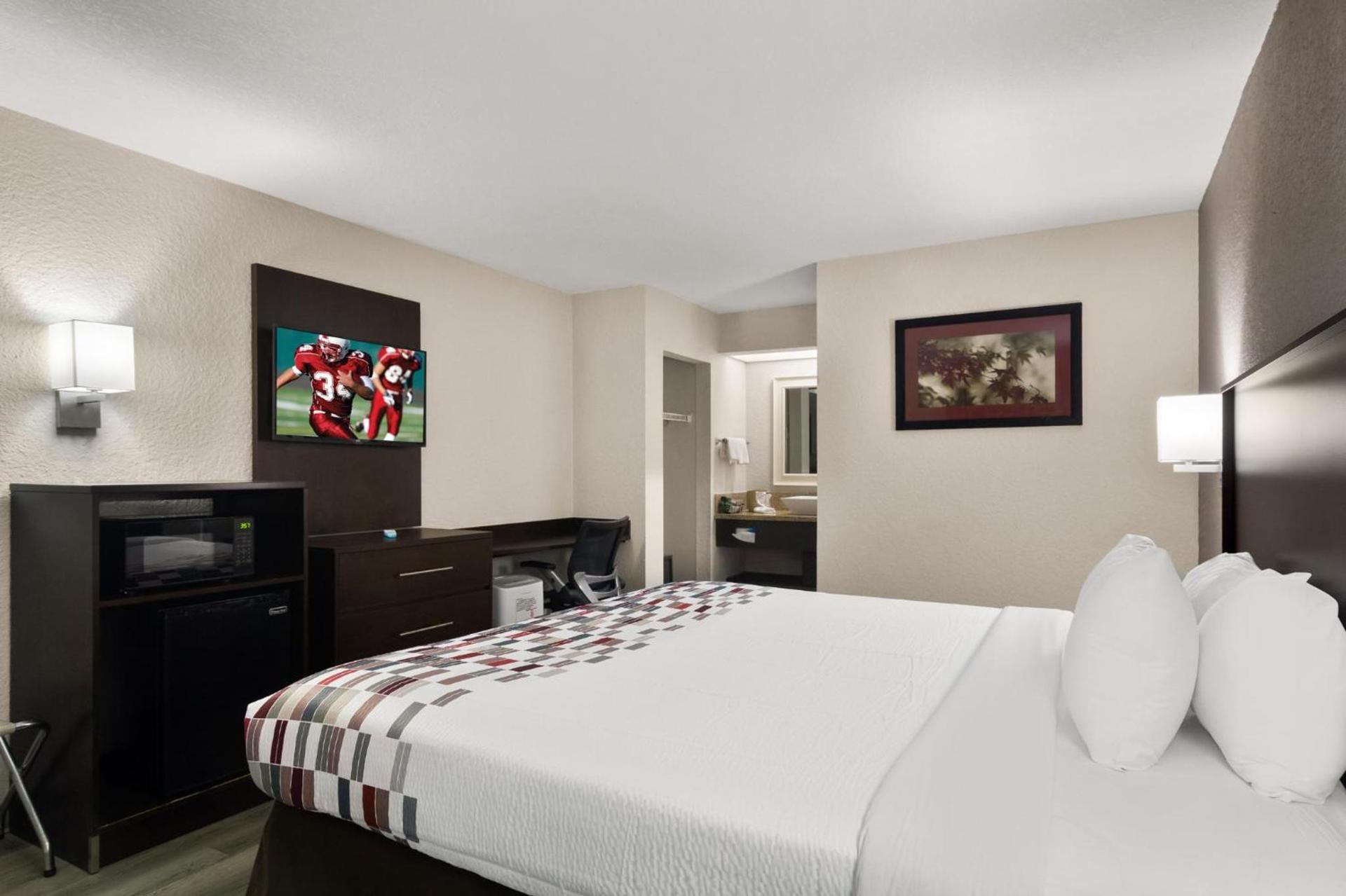 Red Roof Inn Kingsland photo 9