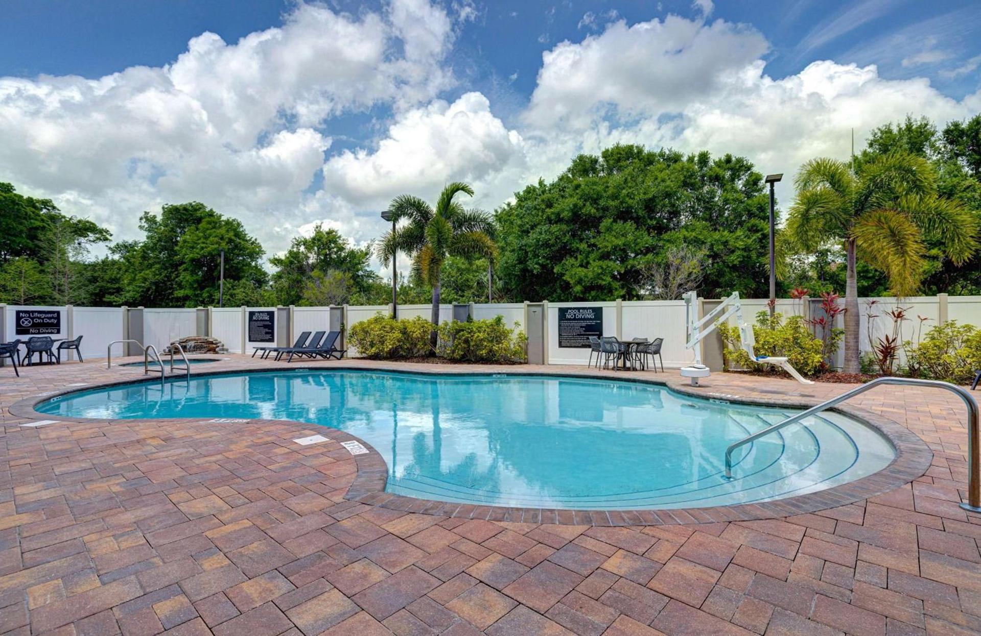 Hampton Inn & Suites Tampa Northwest/Oldsmar photo 5