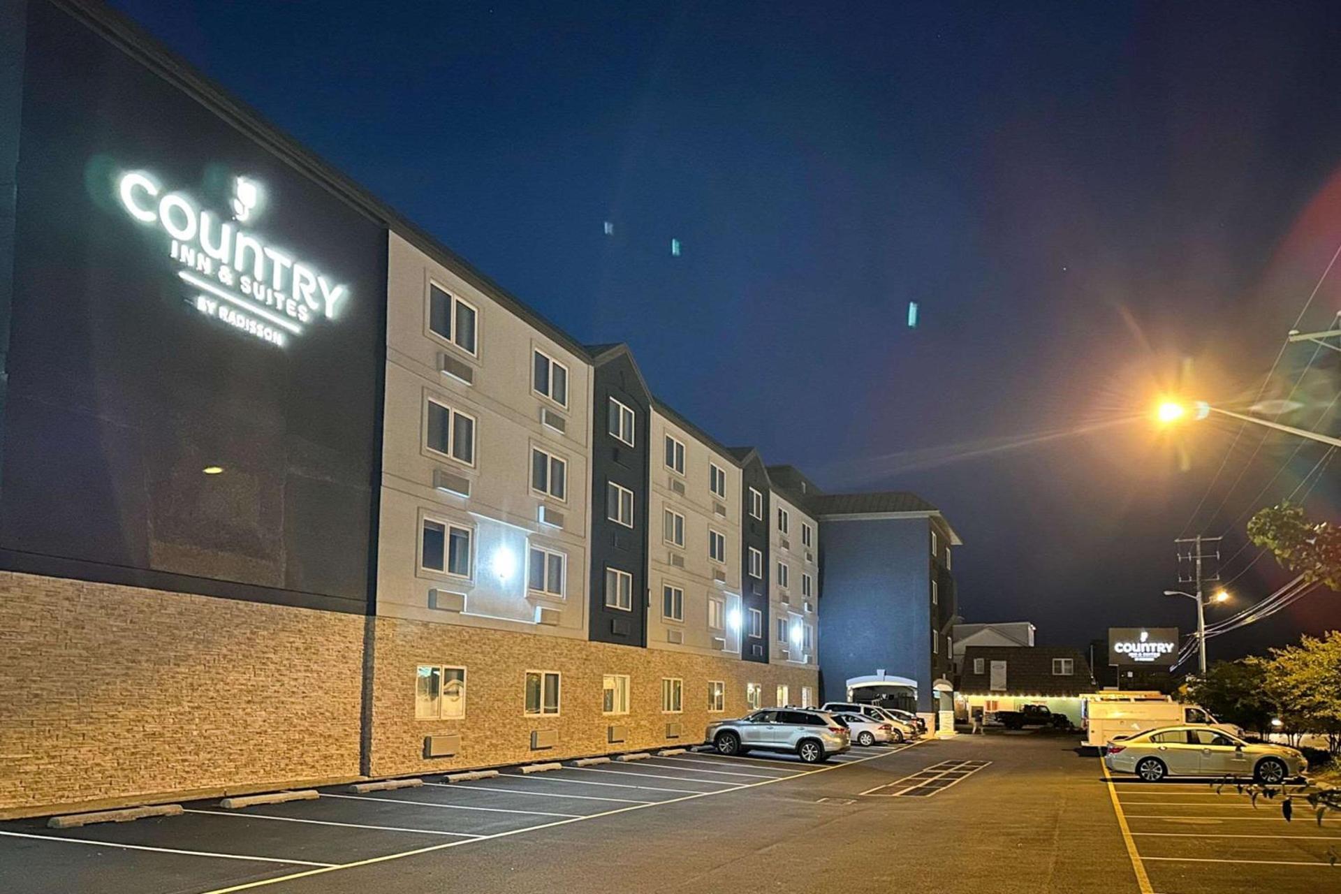 Country Inn & Suites by Radisson Rehoboth Beach - Dewey photo 2
