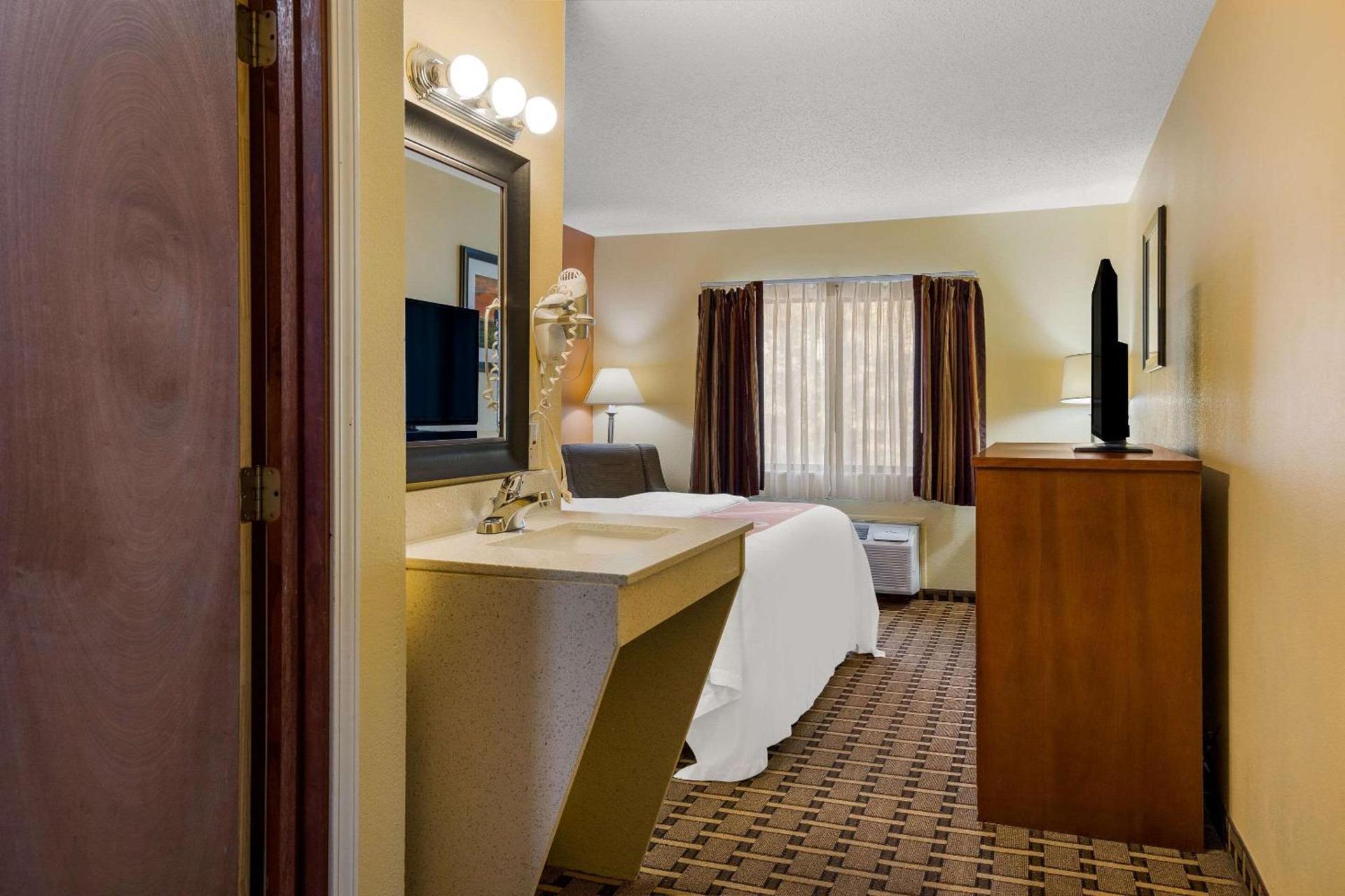 Quality Inn Ashland I 71 & US 250 photo 7