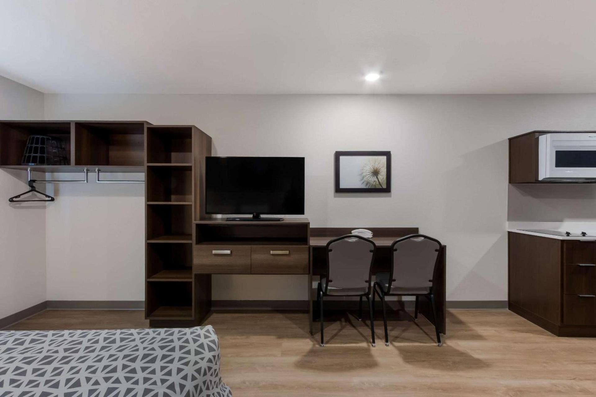 WoodSpring Suites Chandler Airport photo 28