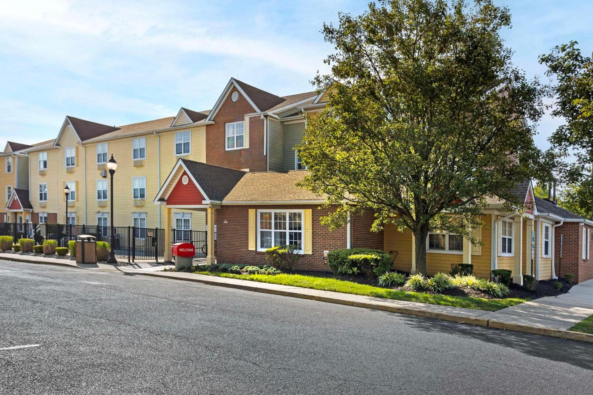 MainStay Suites Mt Laurel - Philadelphia photo 1