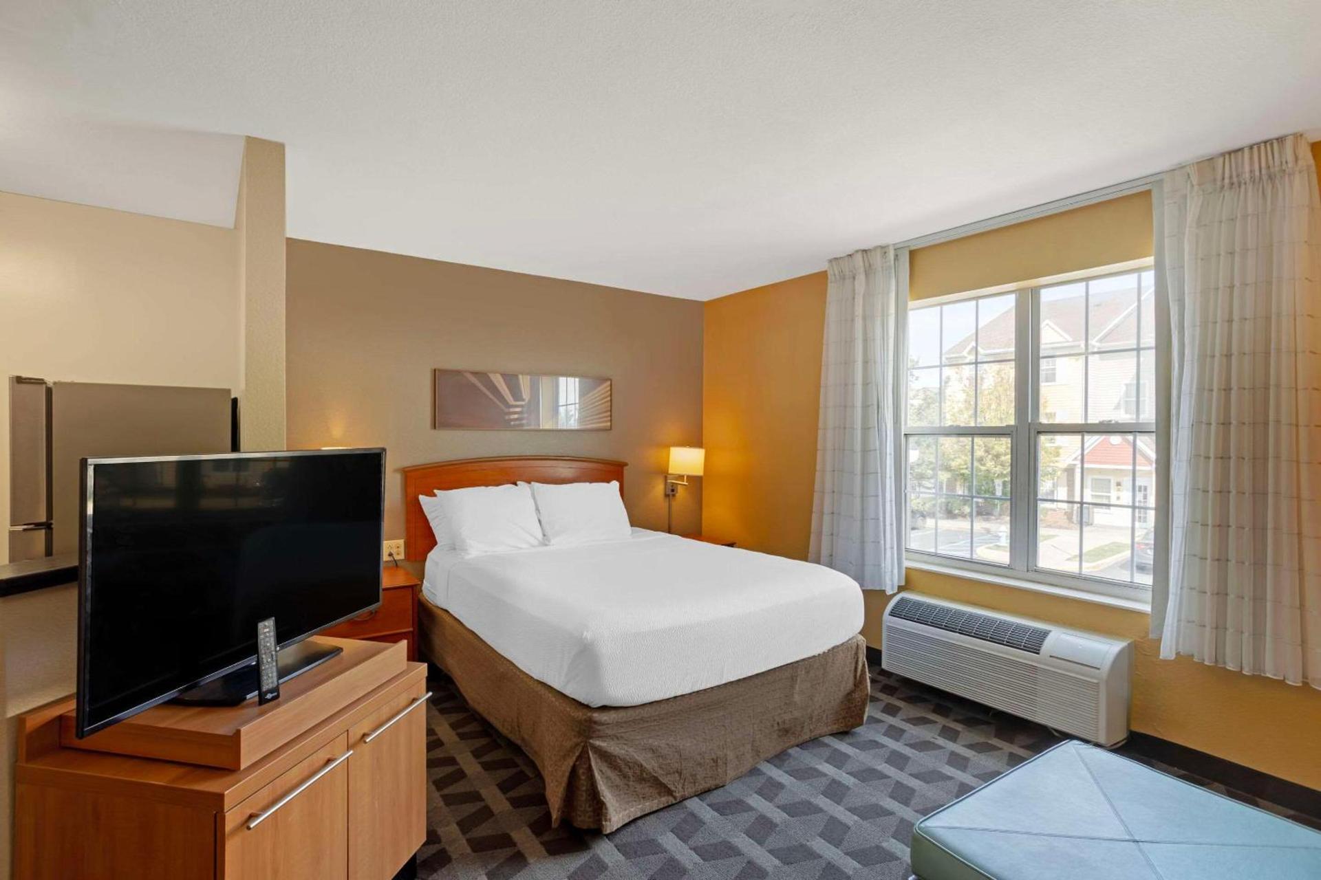 MainStay Suites Mt Laurel - Philadelphia photo 17