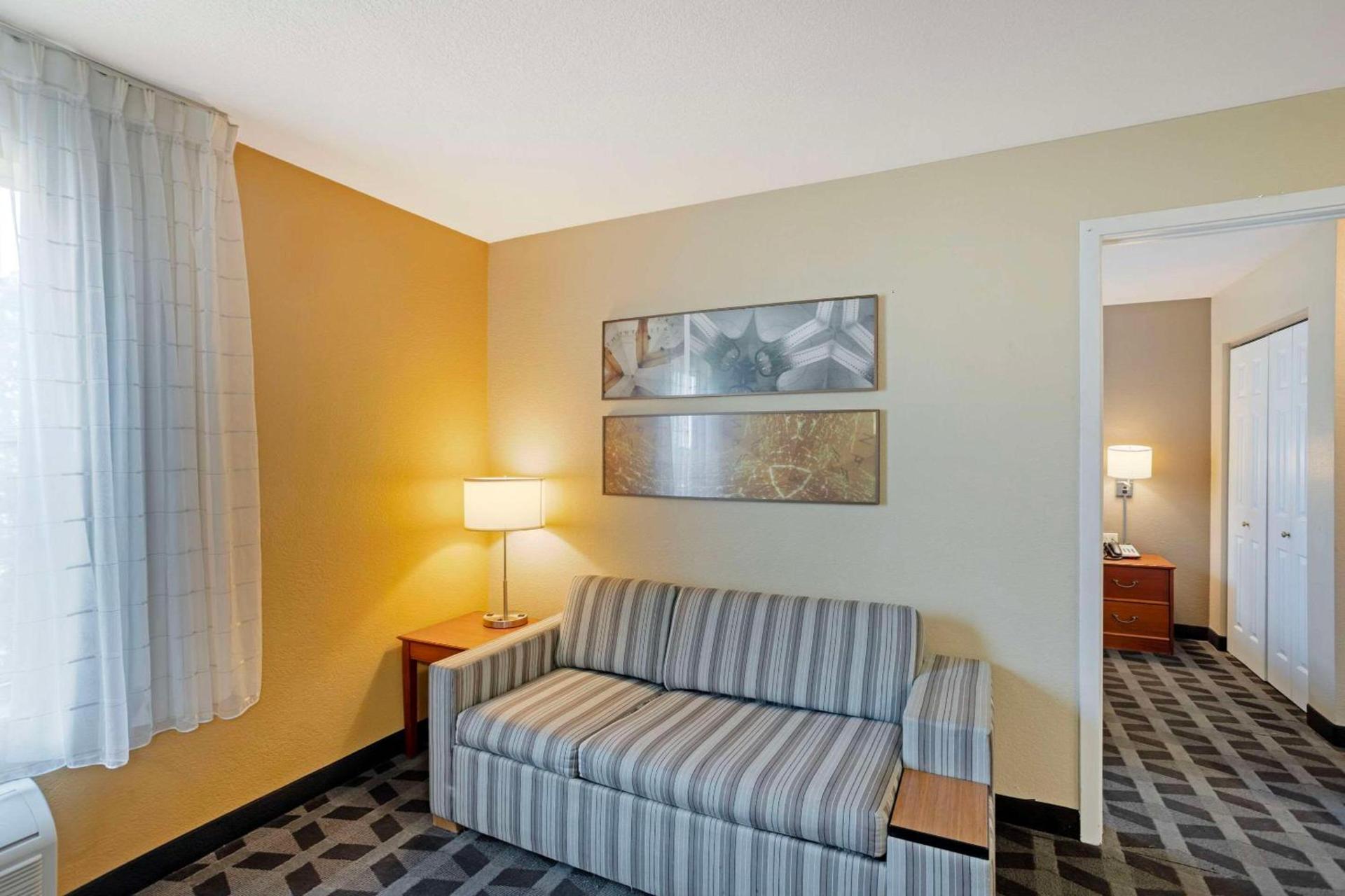 MainStay Suites Mt Laurel - Philadelphia photo 21