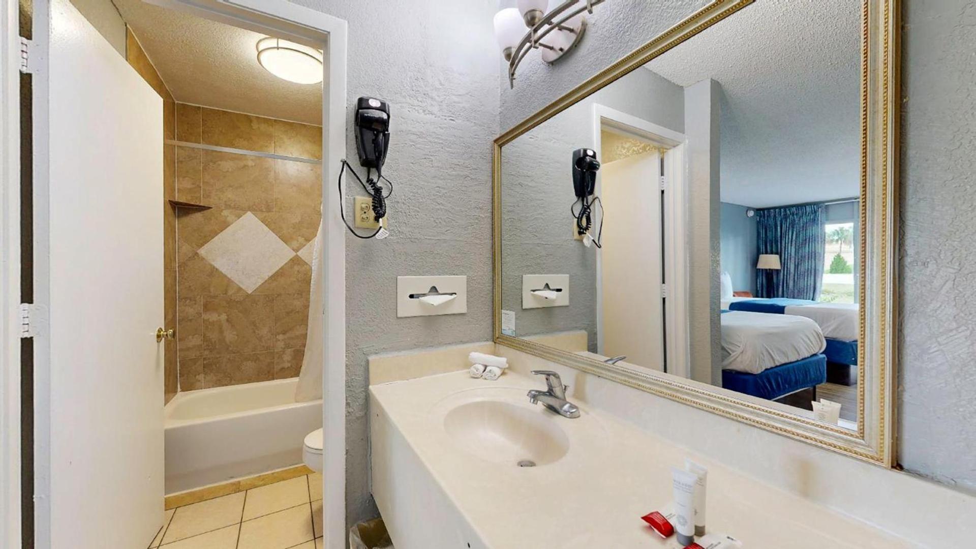 Days Inn by Wyndham Orlando Downtown photo 15