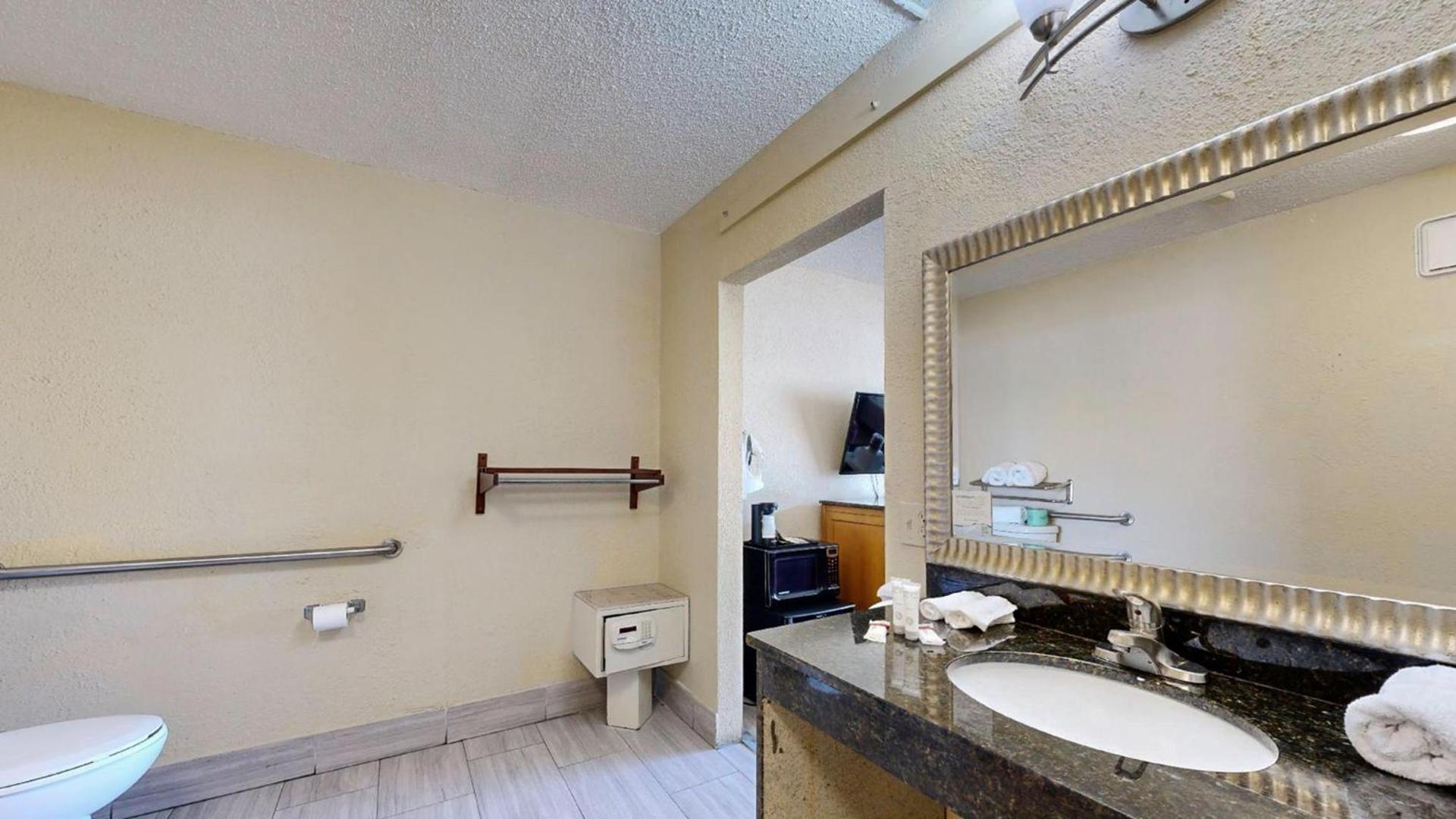 Days Inn by Wyndham Orlando Downtown photo 9