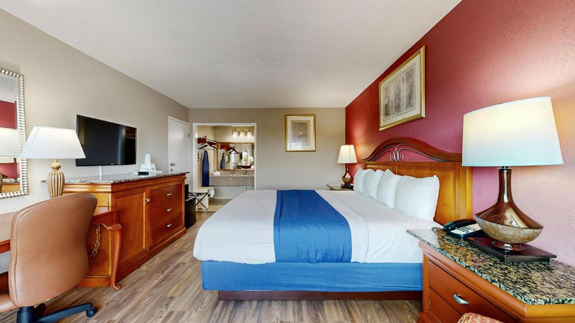 Days Inn by Wyndham Orlando Downtown photo 13
