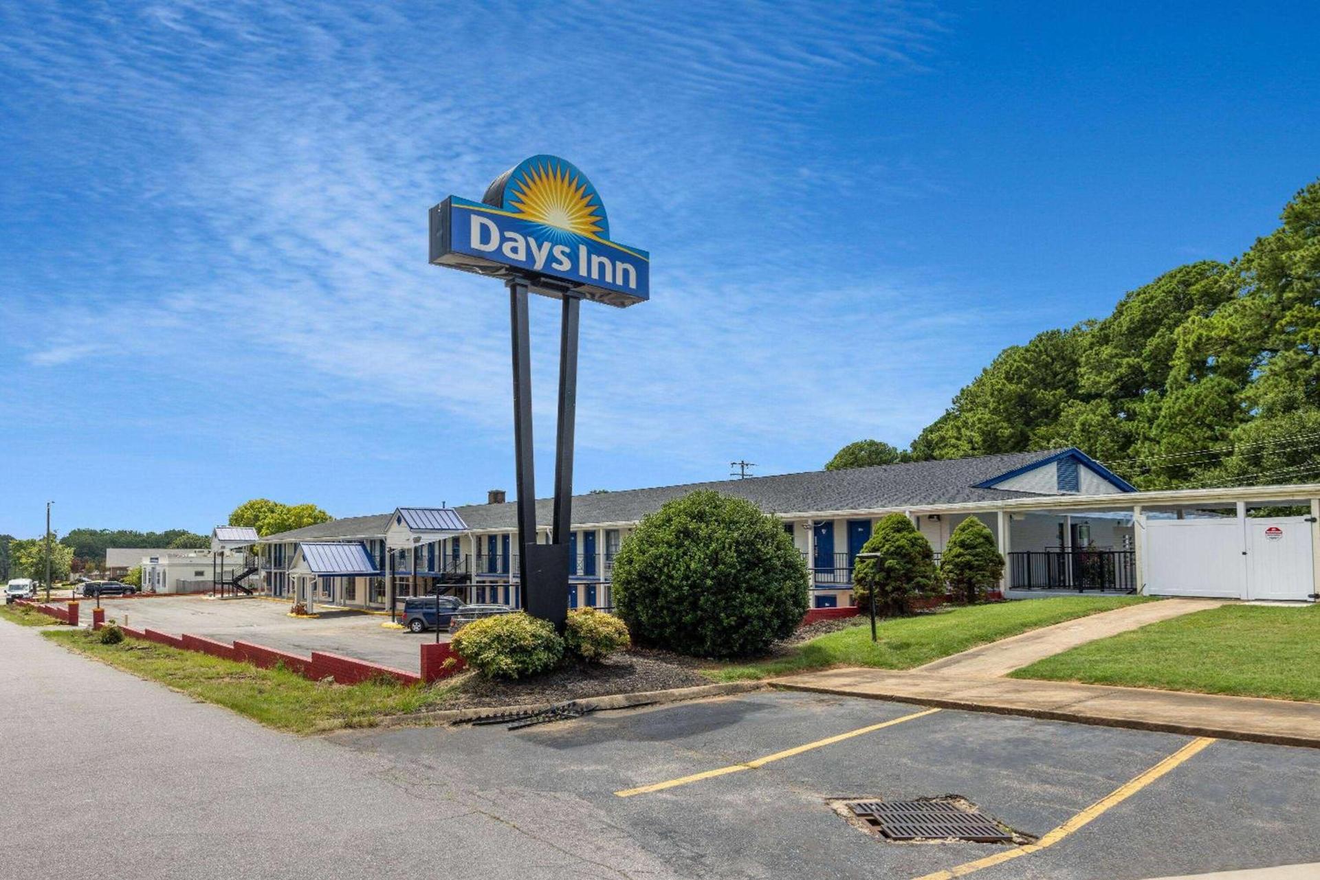 Days Inn by Wyndham Lincolnton photo 5