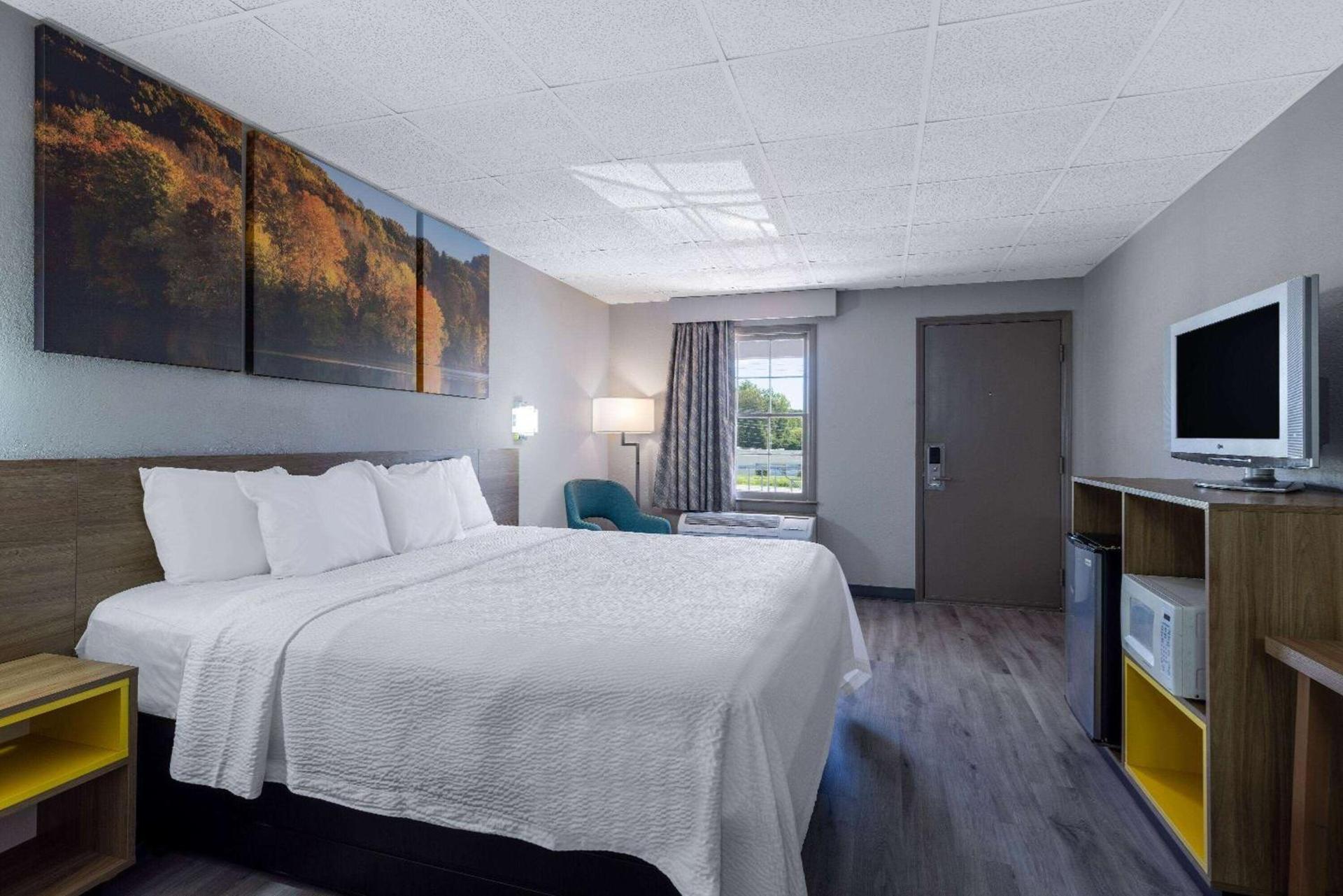 Days Inn by Wyndham Lincolnton photo 19