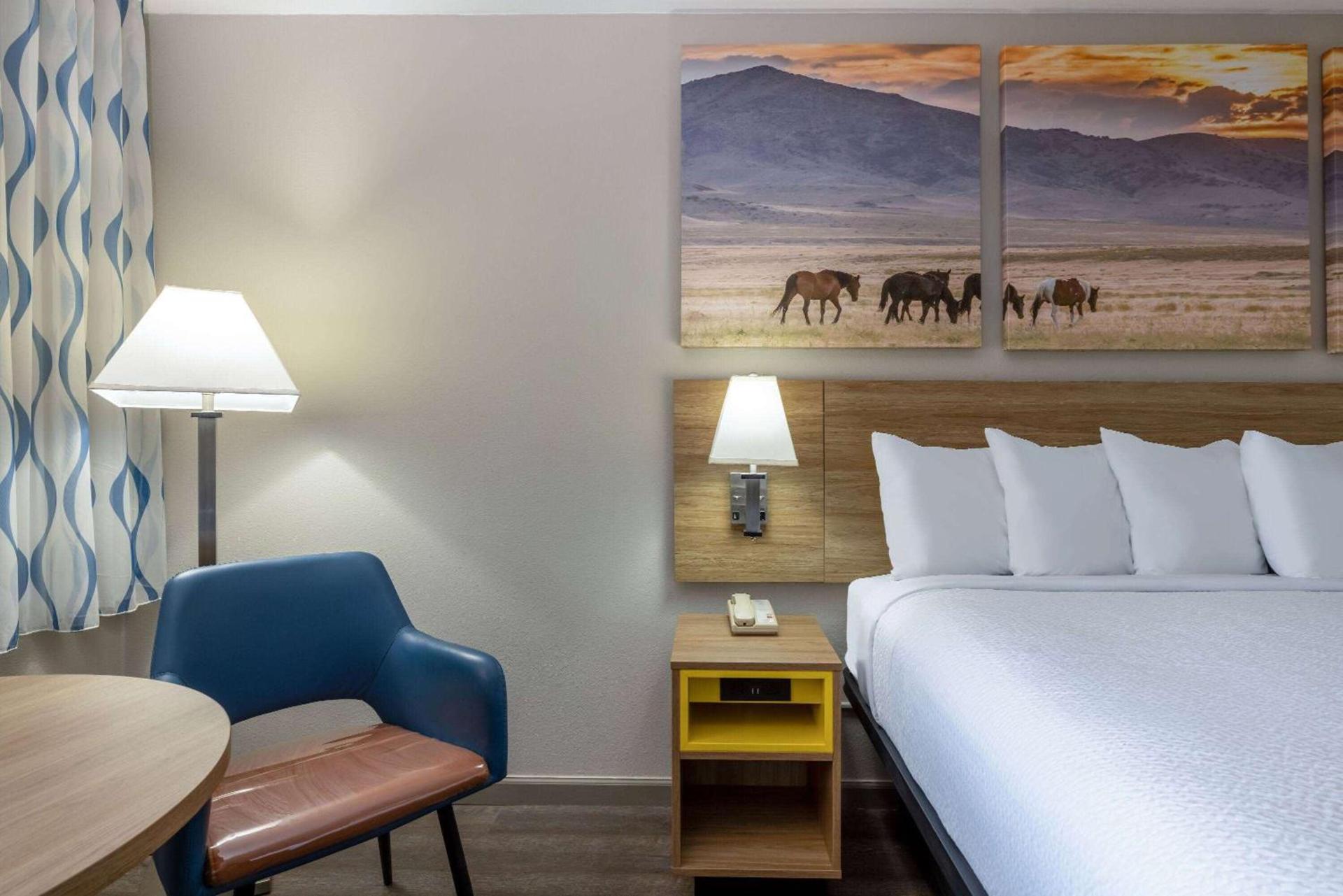 Days Inn by Wyndham Roswell photo 16