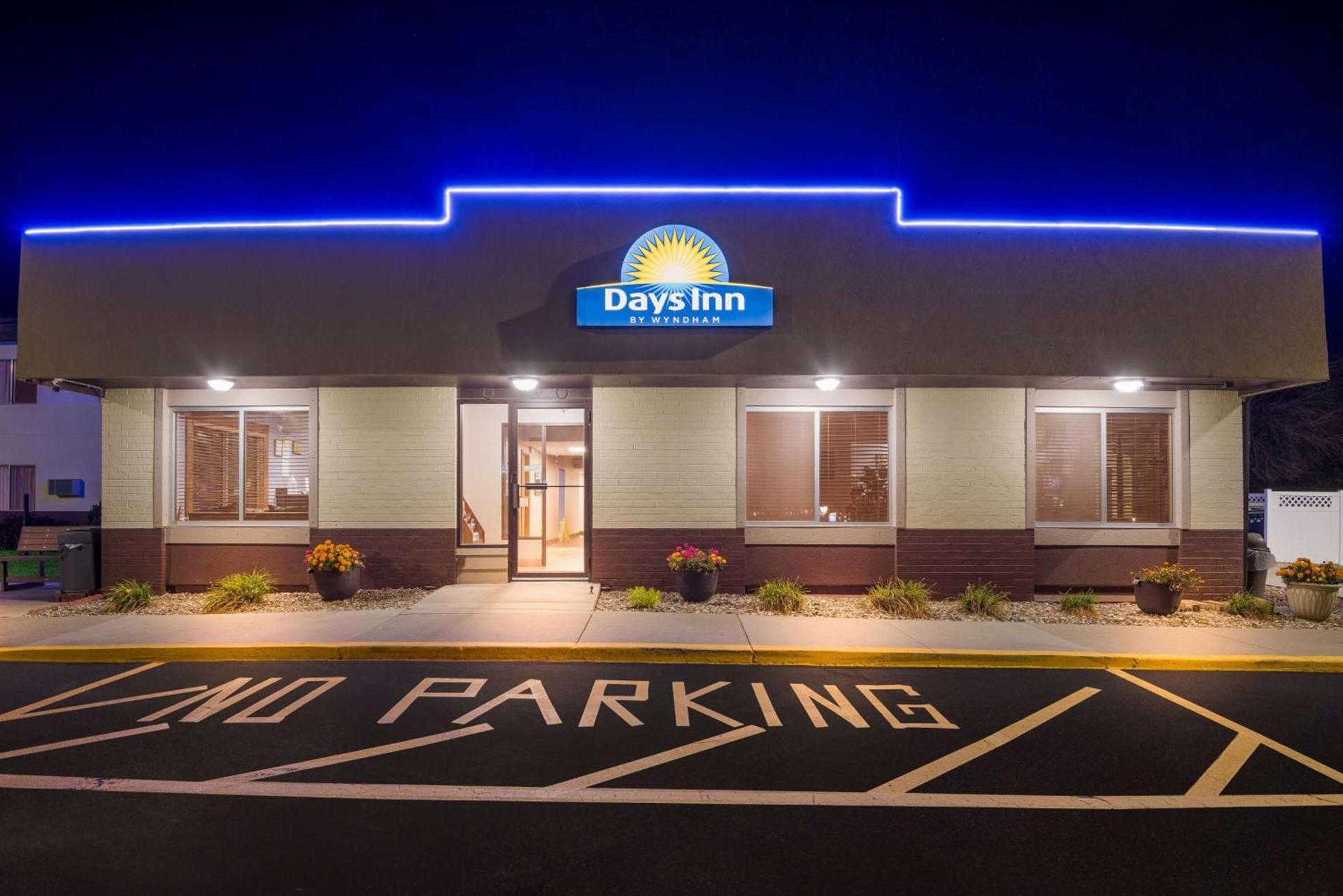 Days Inn by Wyndham Newton photo 10