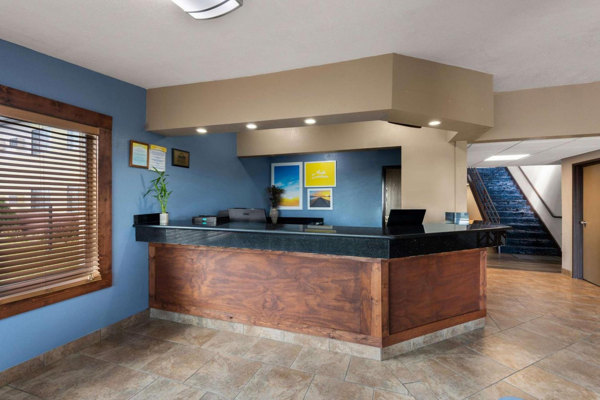 Days Inn by Wyndham Newton photo 12