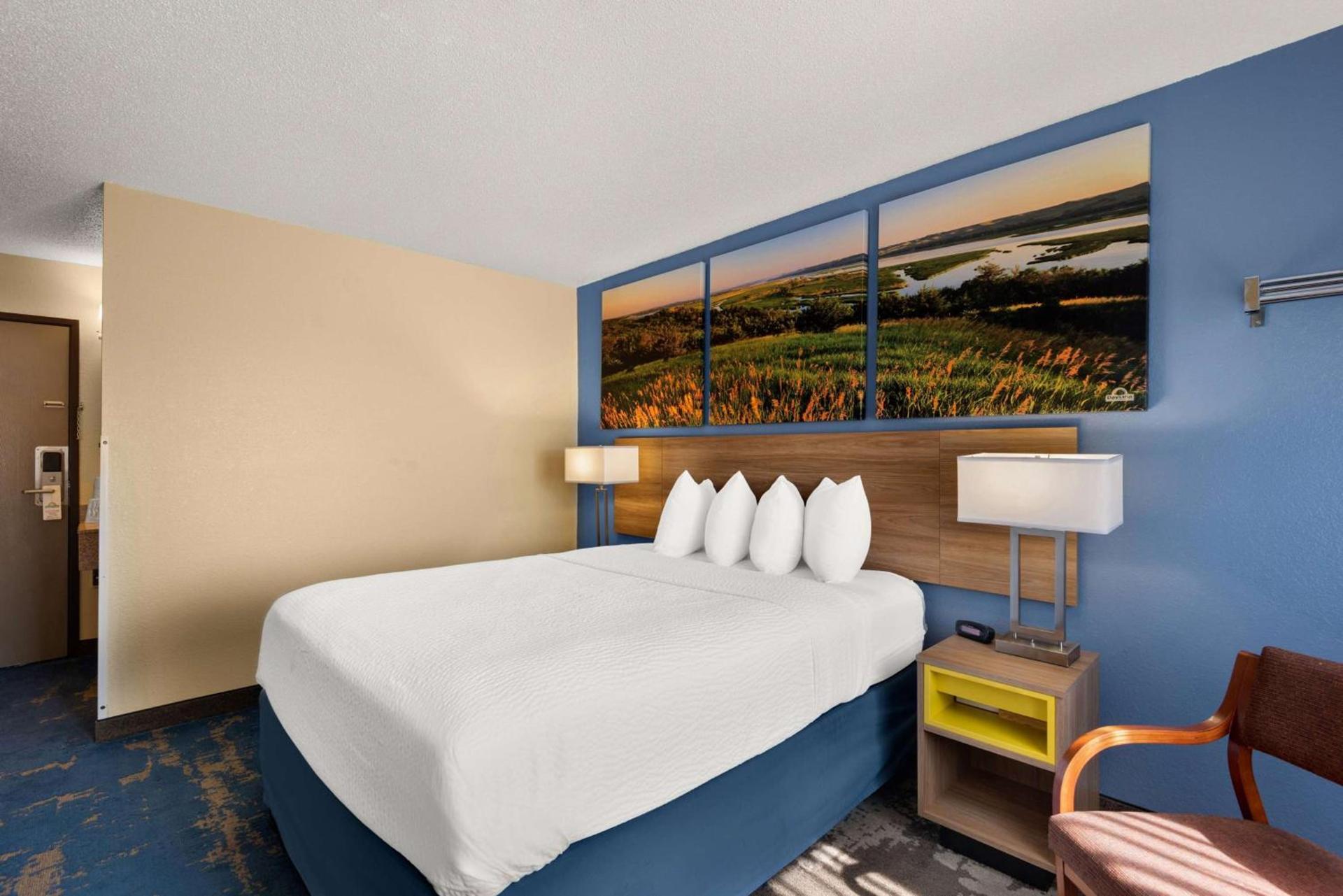 Days Inn by Wyndham Newton photo 23
