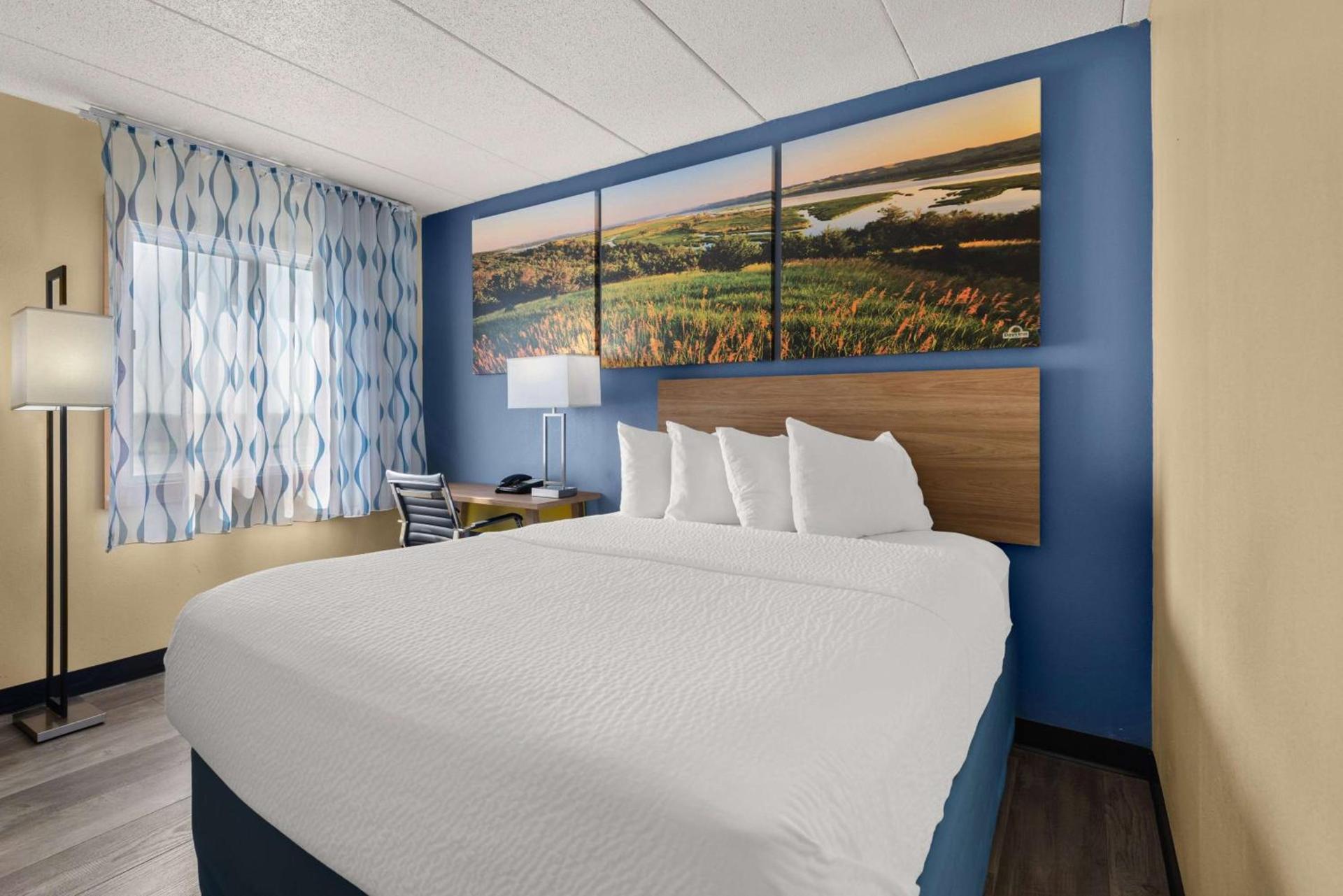Days Inn by Wyndham Newton photo 24