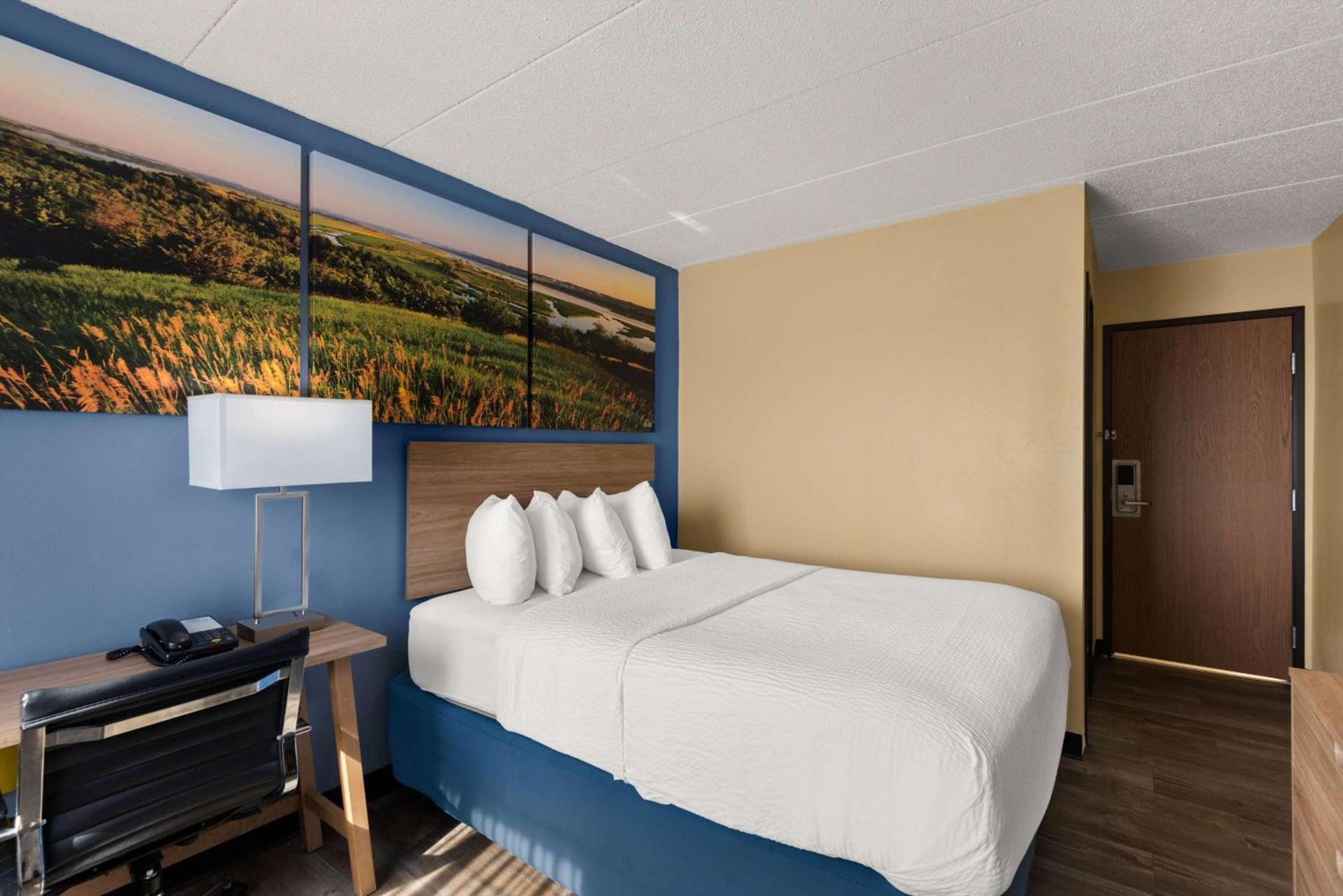 Days Inn by Wyndham Newton photo 26