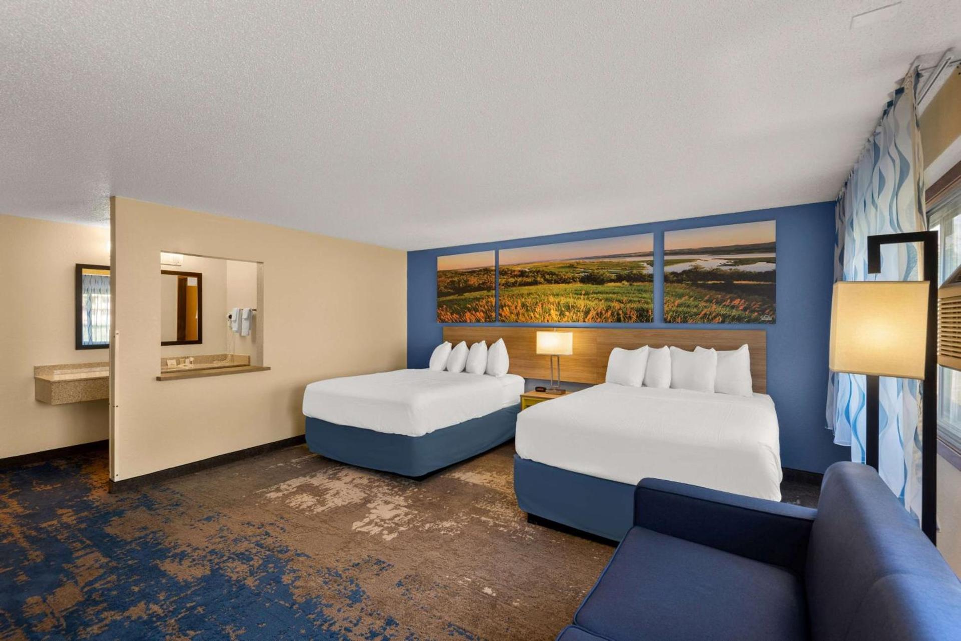 Days Inn by Wyndham Newton photo 30