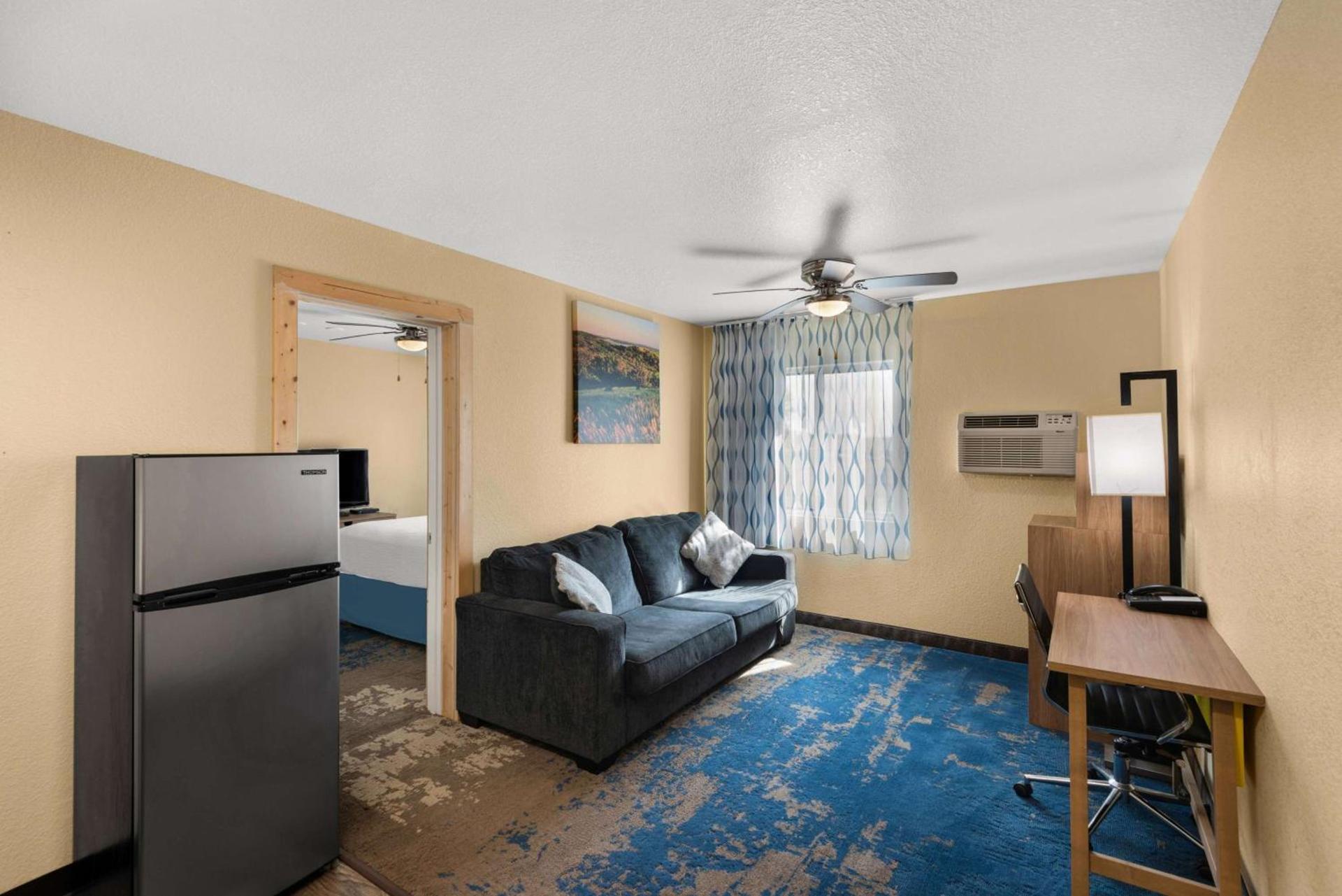 Days Inn by Wyndham Newton photo 31