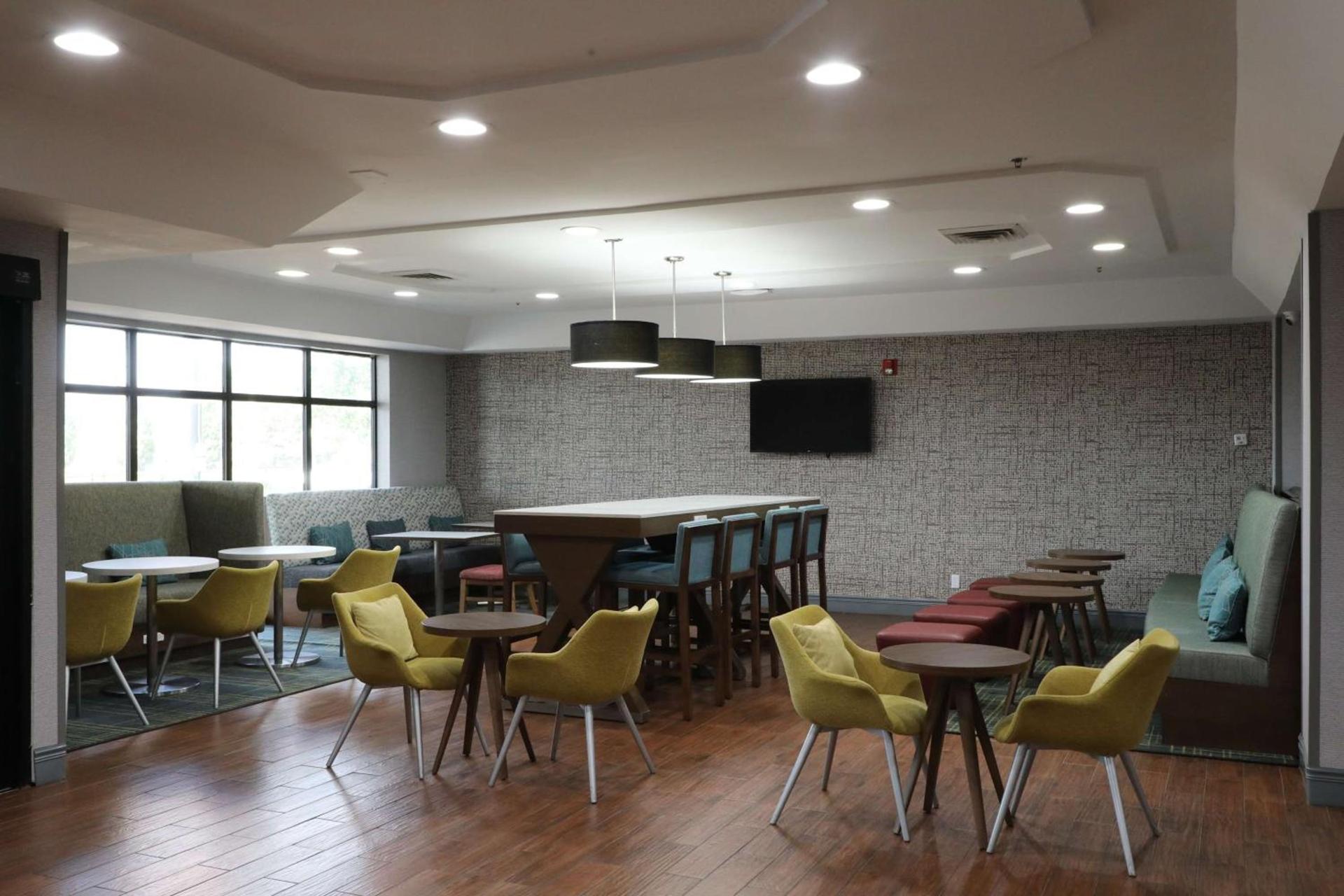 Hampton Inn Hutchinson photo 7