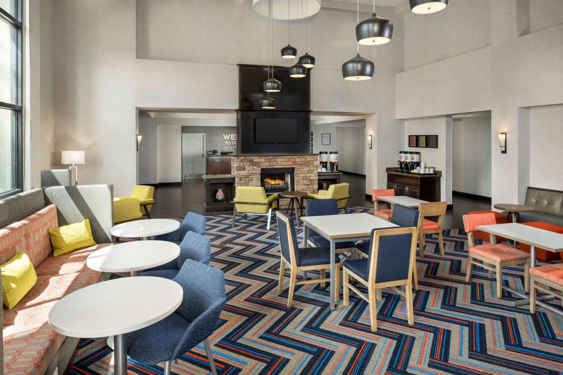 Hampton Inn & Suites Phoenix North/Happy Valley photo 11