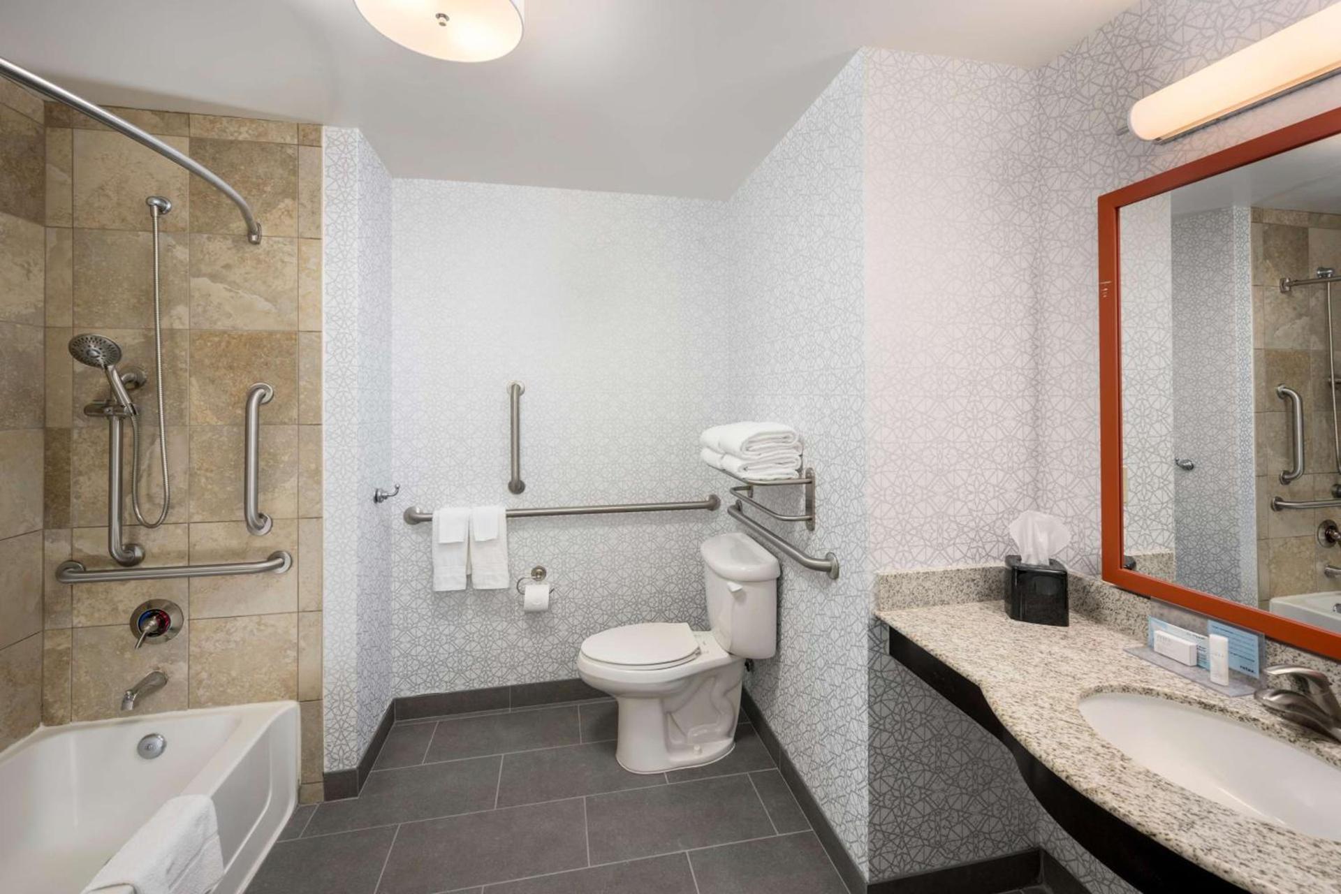 Hampton Inn & Suites Phoenix North/Happy Valley photo 21