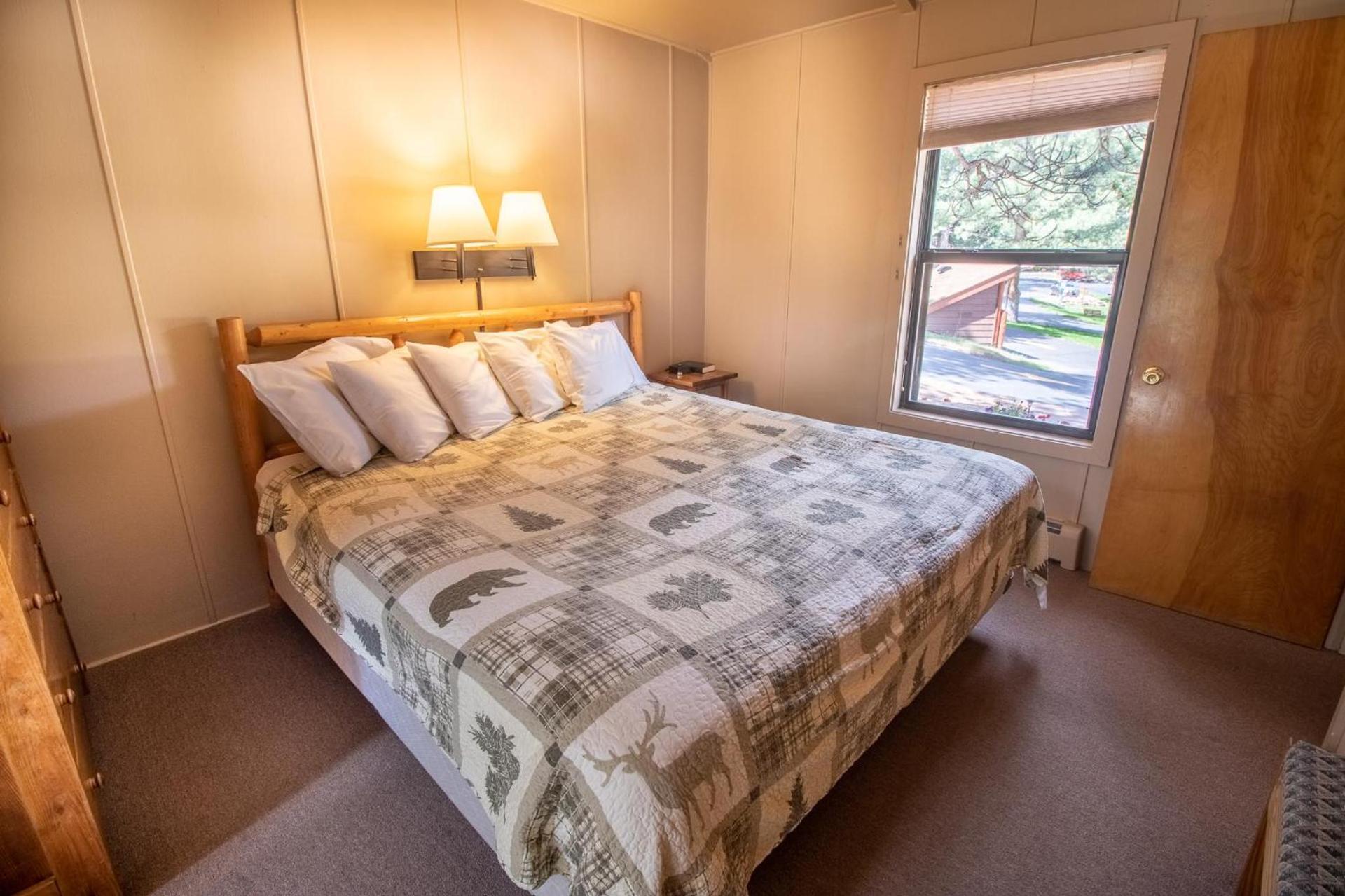 Castle Mountain Lodge photo 86