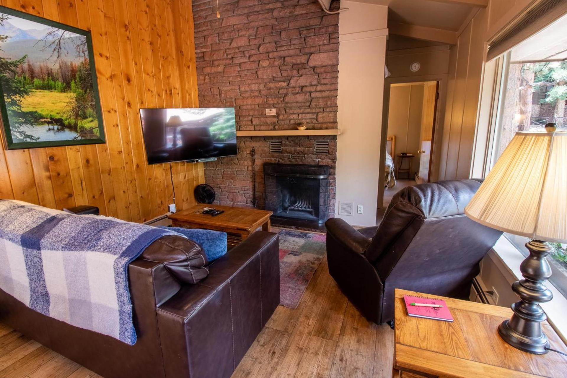 Castle Mountain Lodge photo 90