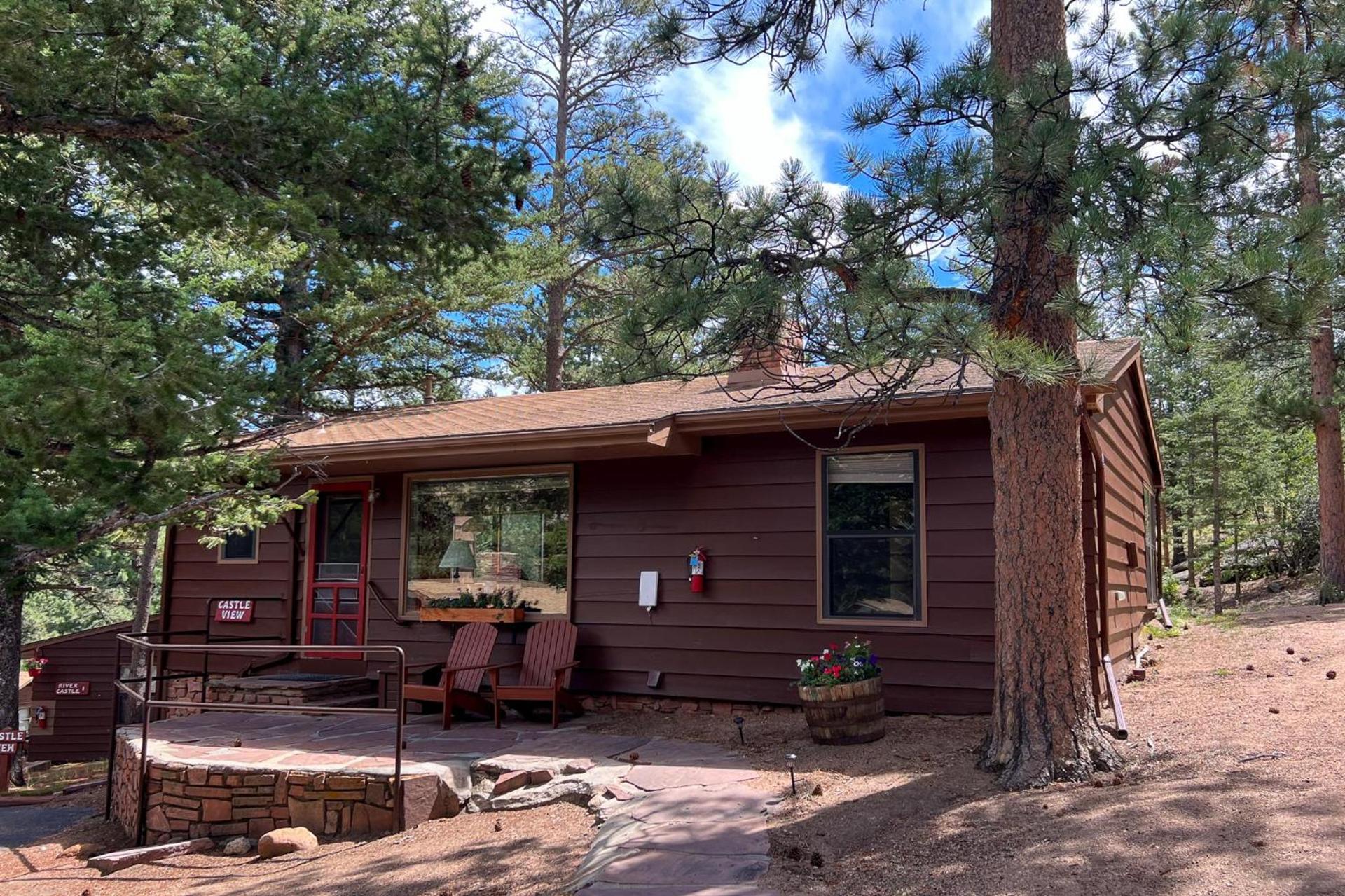 Castle Mountain Lodge photo 91