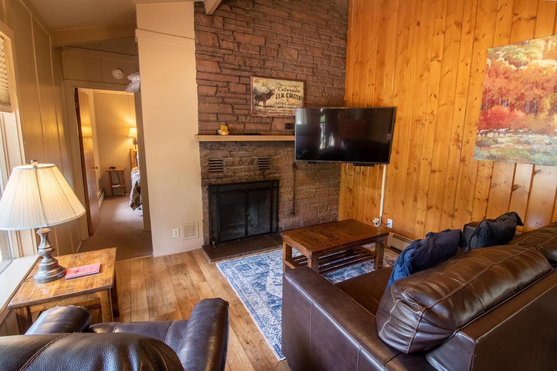 Castle Mountain Lodge photo 81