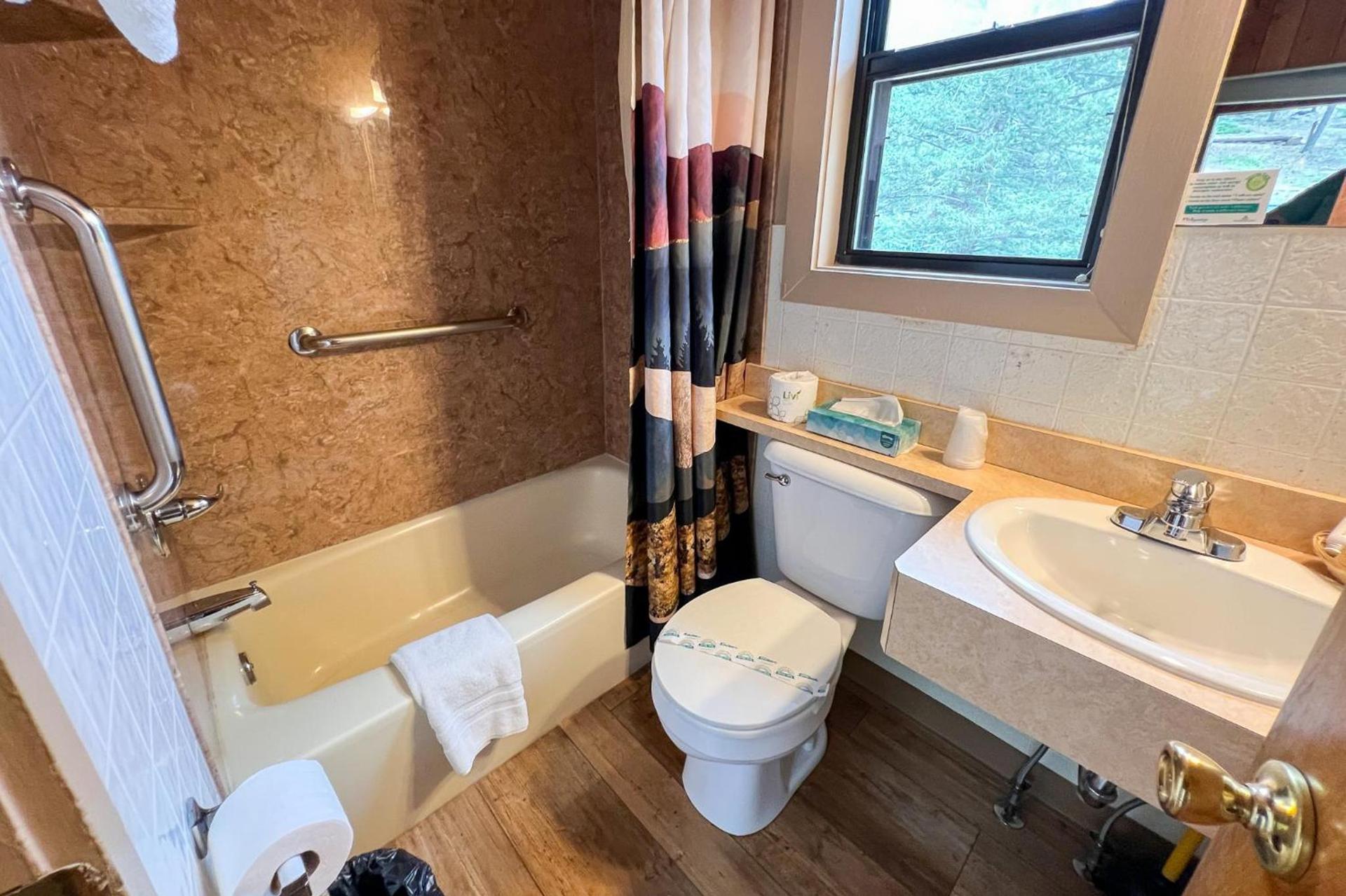 Castle Mountain Lodge photo 83