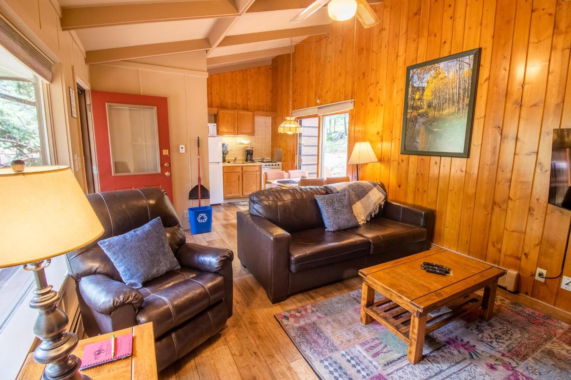 Castle Mountain Lodge photo 70