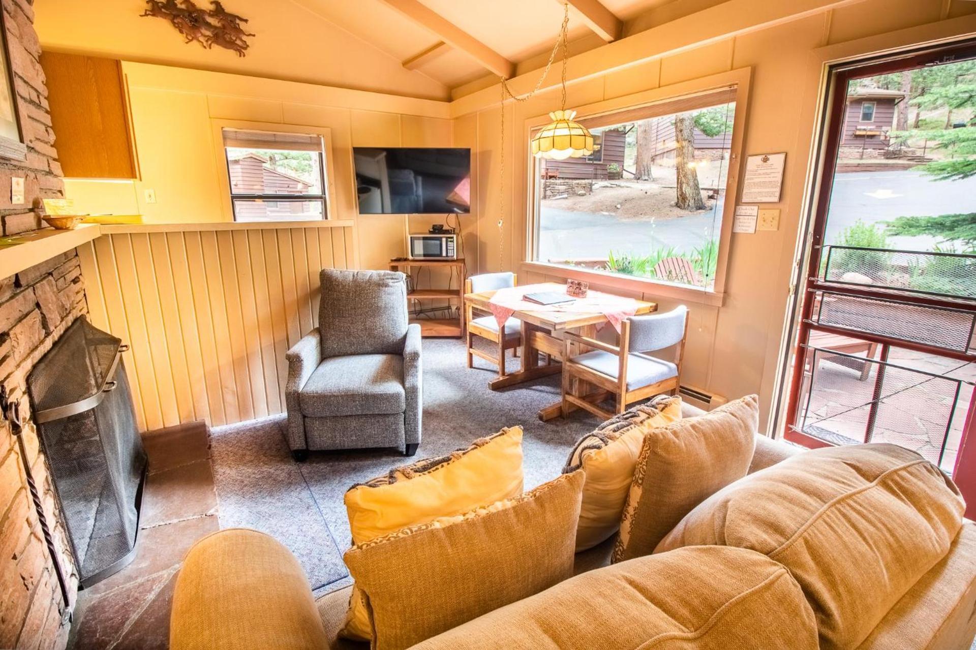 Castle Mountain Lodge photo 50