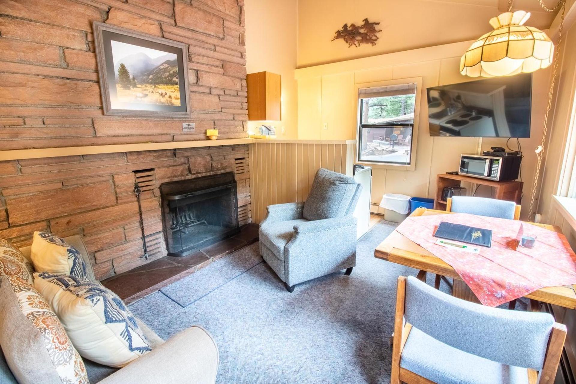 Castle Mountain Lodge photo 46