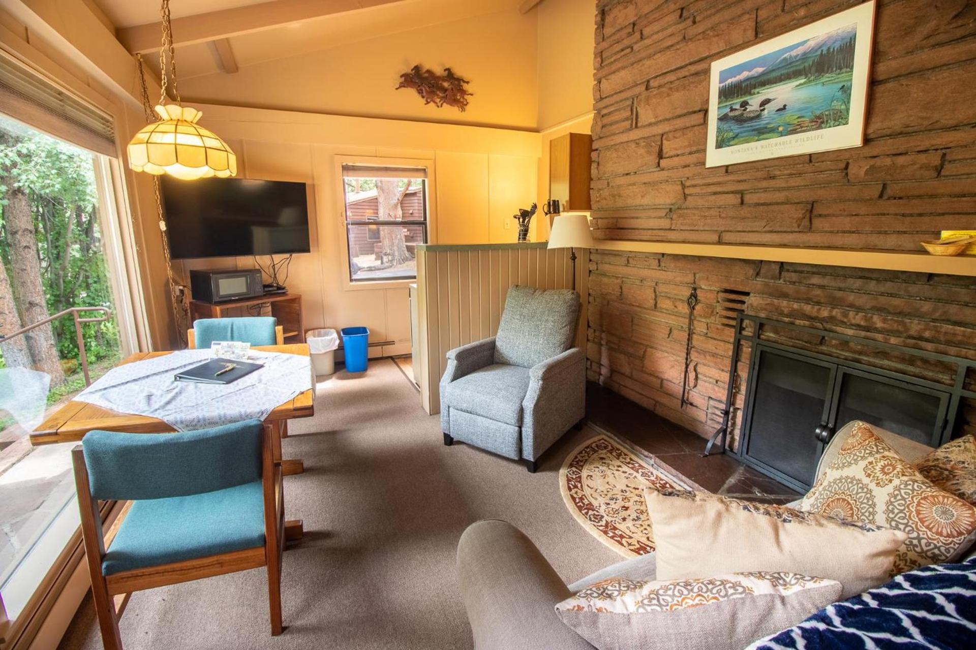 Castle Mountain Lodge photo 41