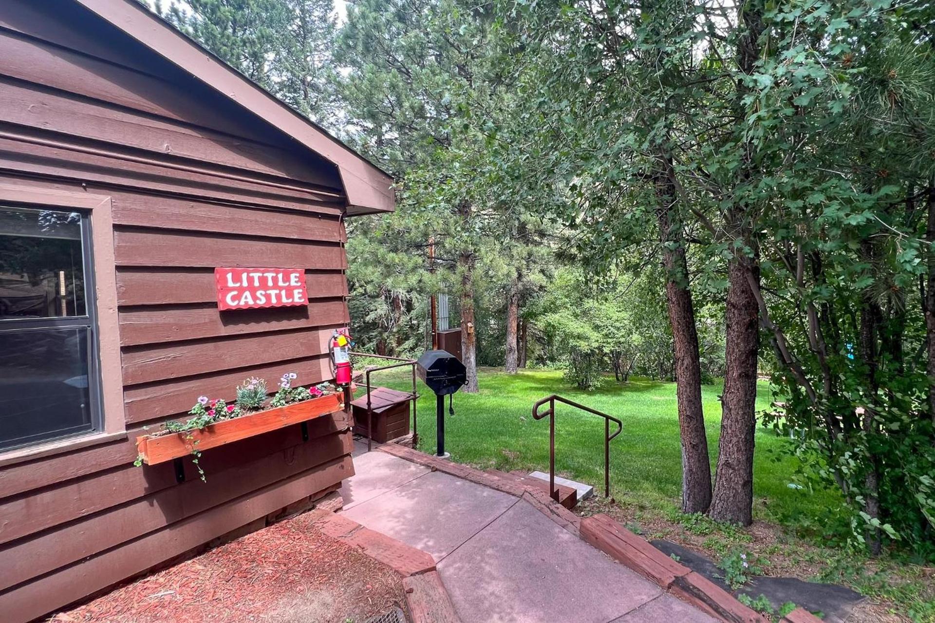 Castle Mountain Lodge photo 45