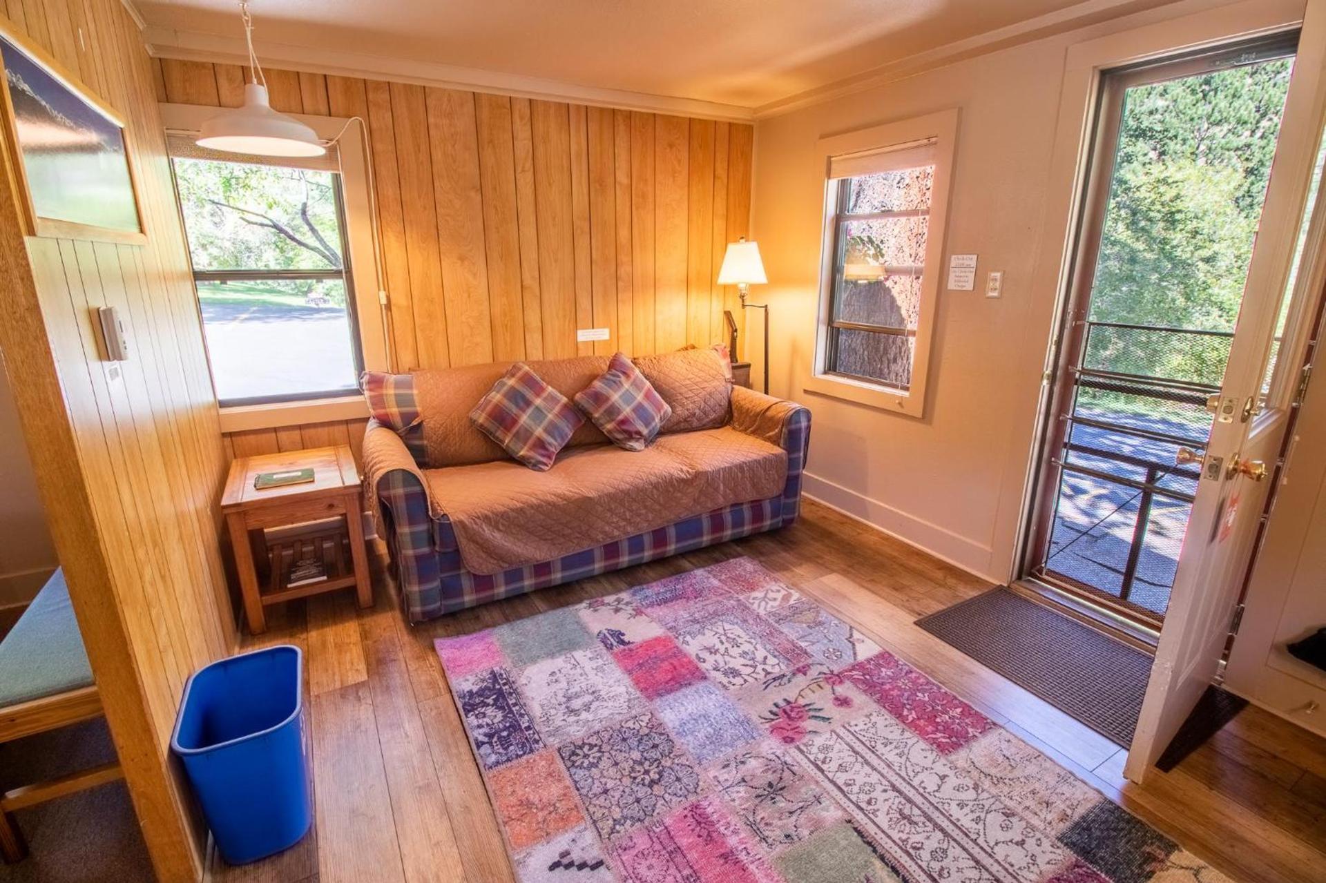 Castle Mountain Lodge photo 32