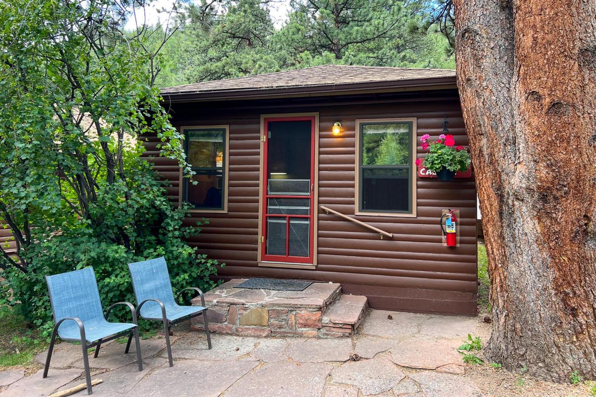 Castle Mountain Lodge photo 36