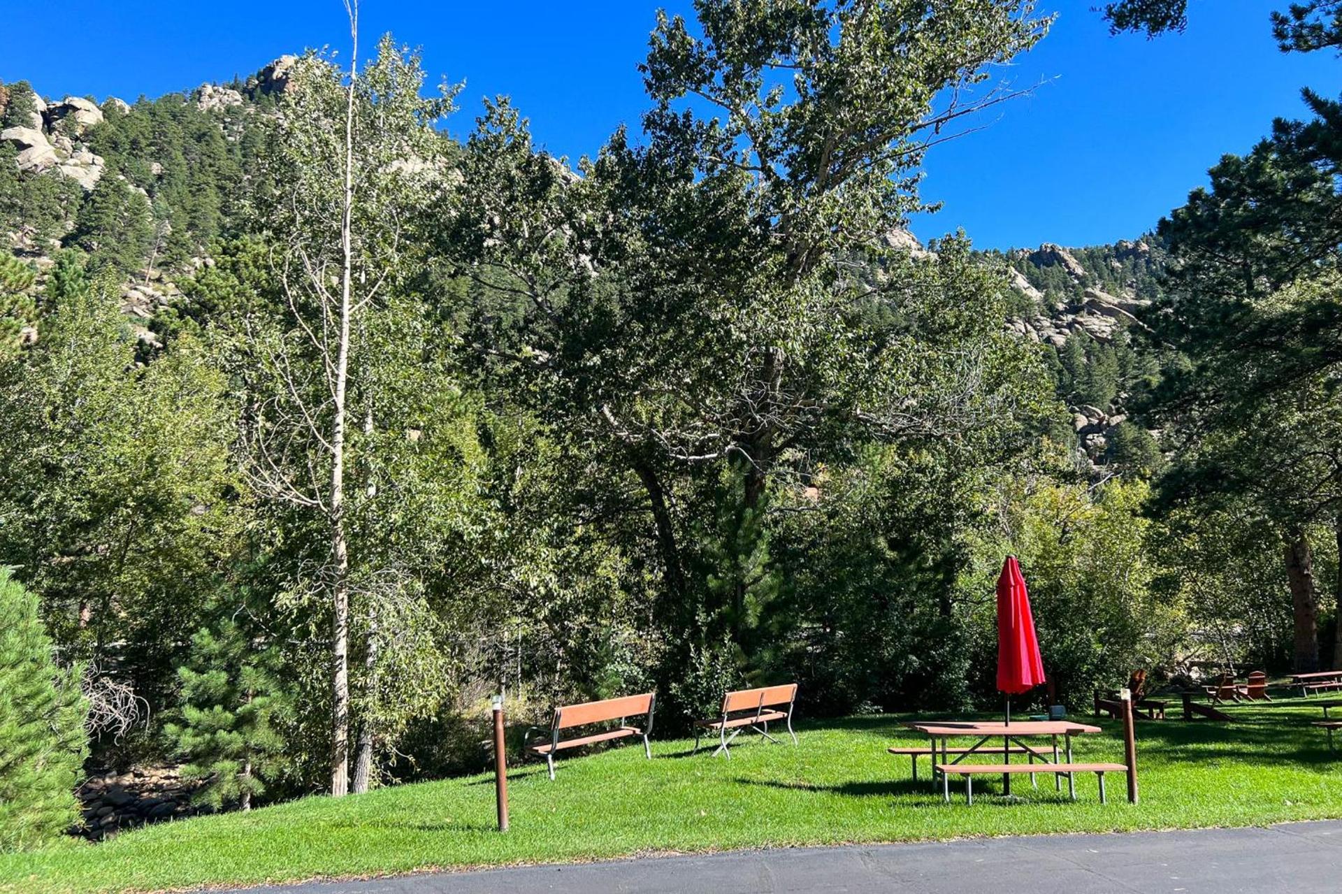 Castle Mountain Lodge photo 30