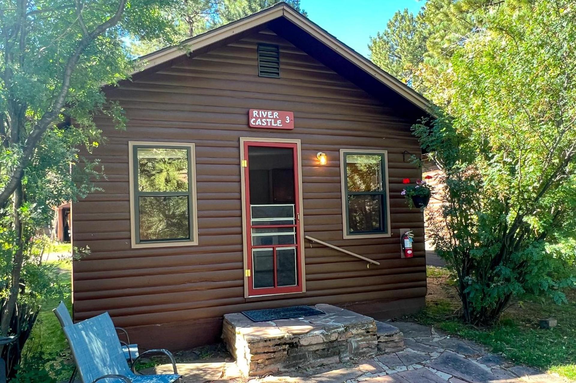Castle Mountain Lodge photo 31