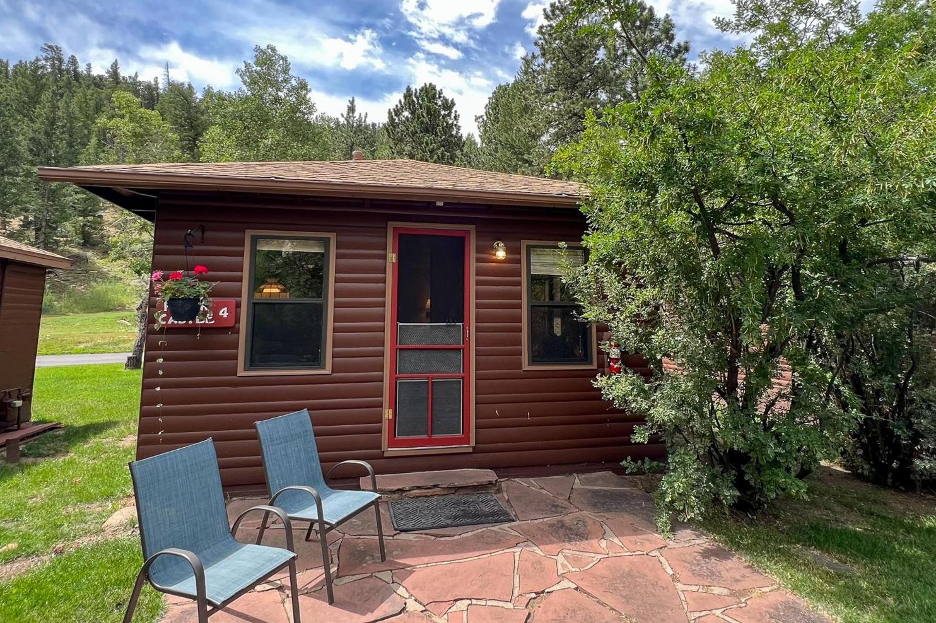 Castle Mountain Lodge photo 23