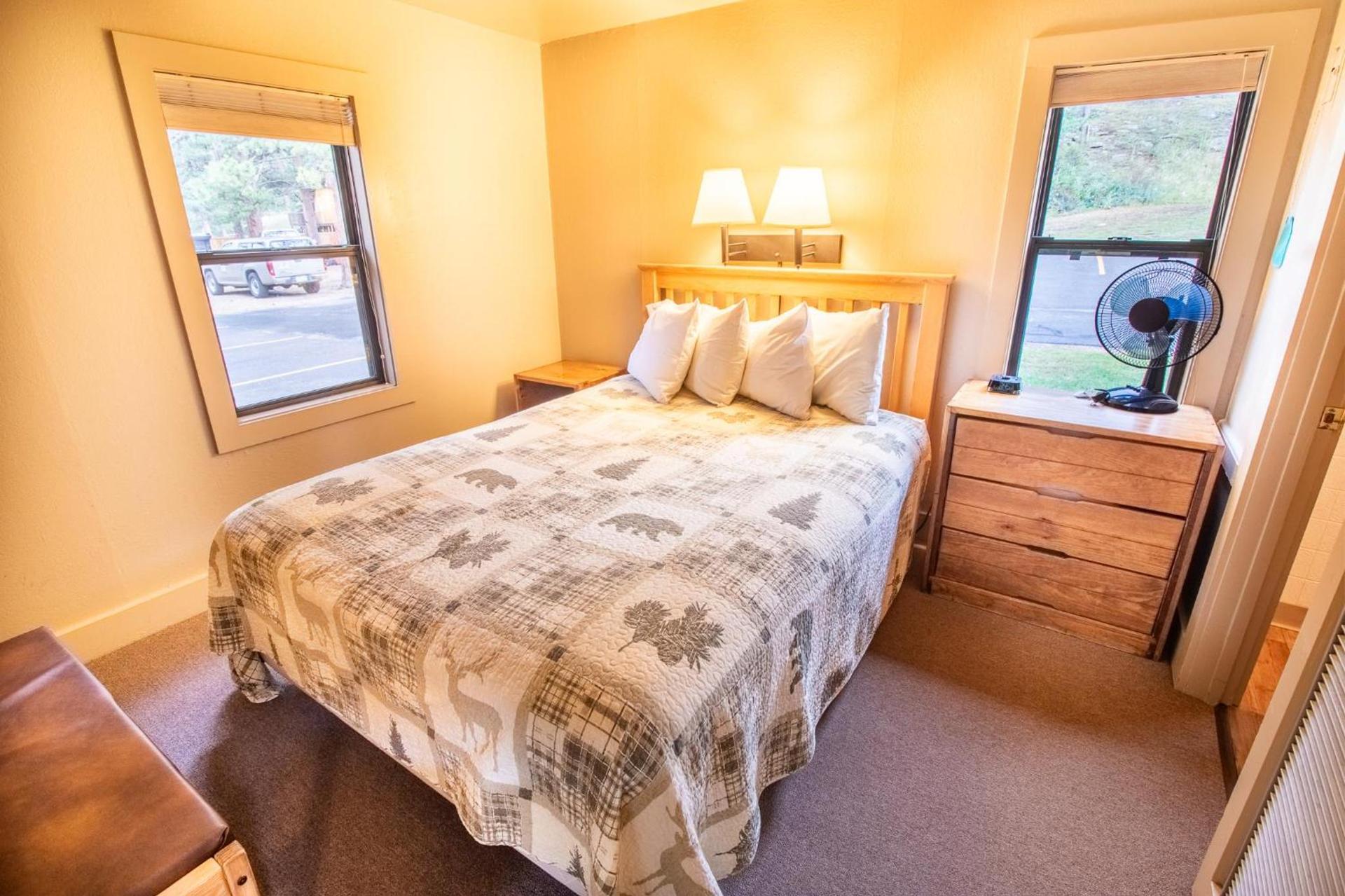 Castle Mountain Lodge photo 12