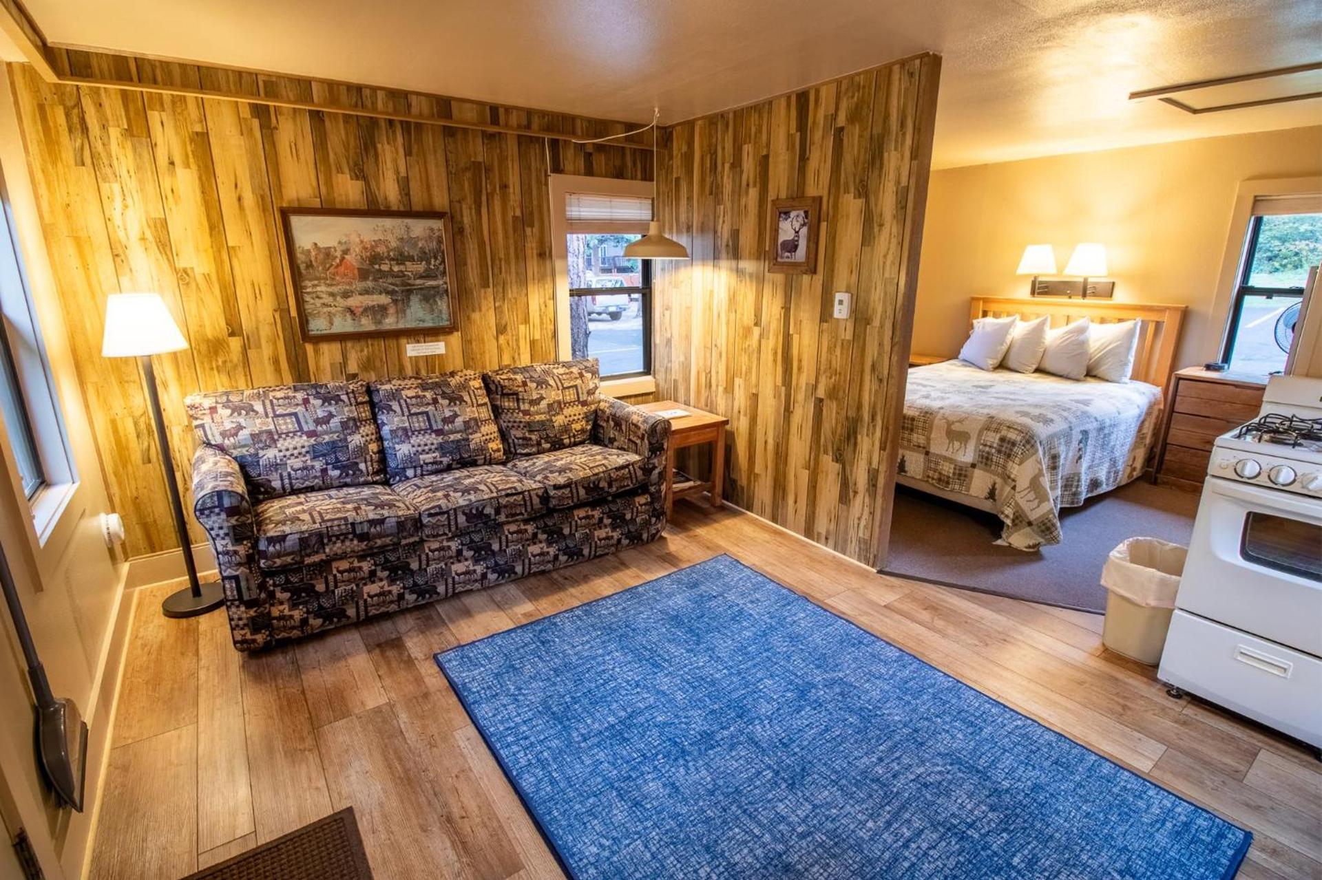 Castle Mountain Lodge photo 13