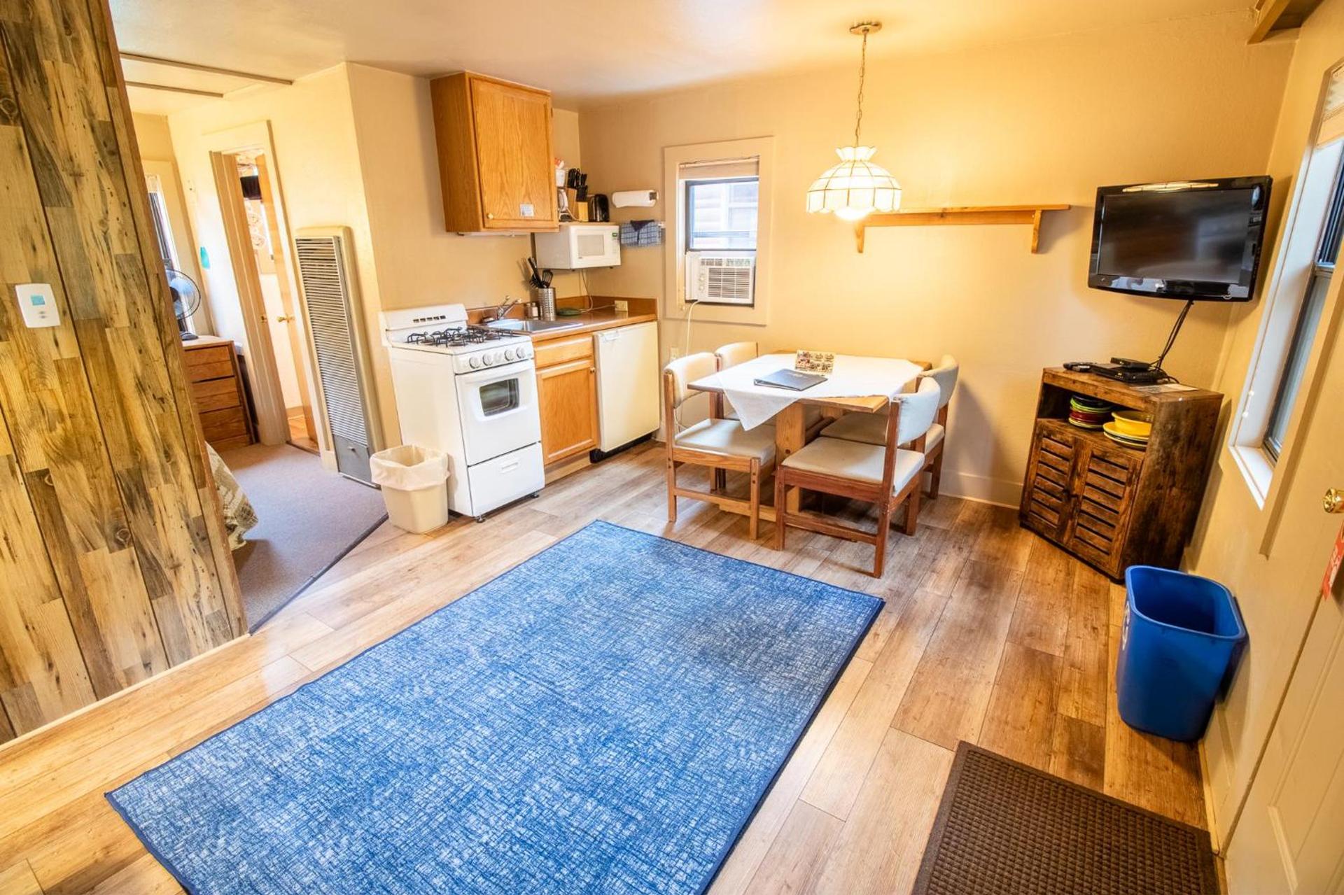 Castle Mountain Lodge photo 18